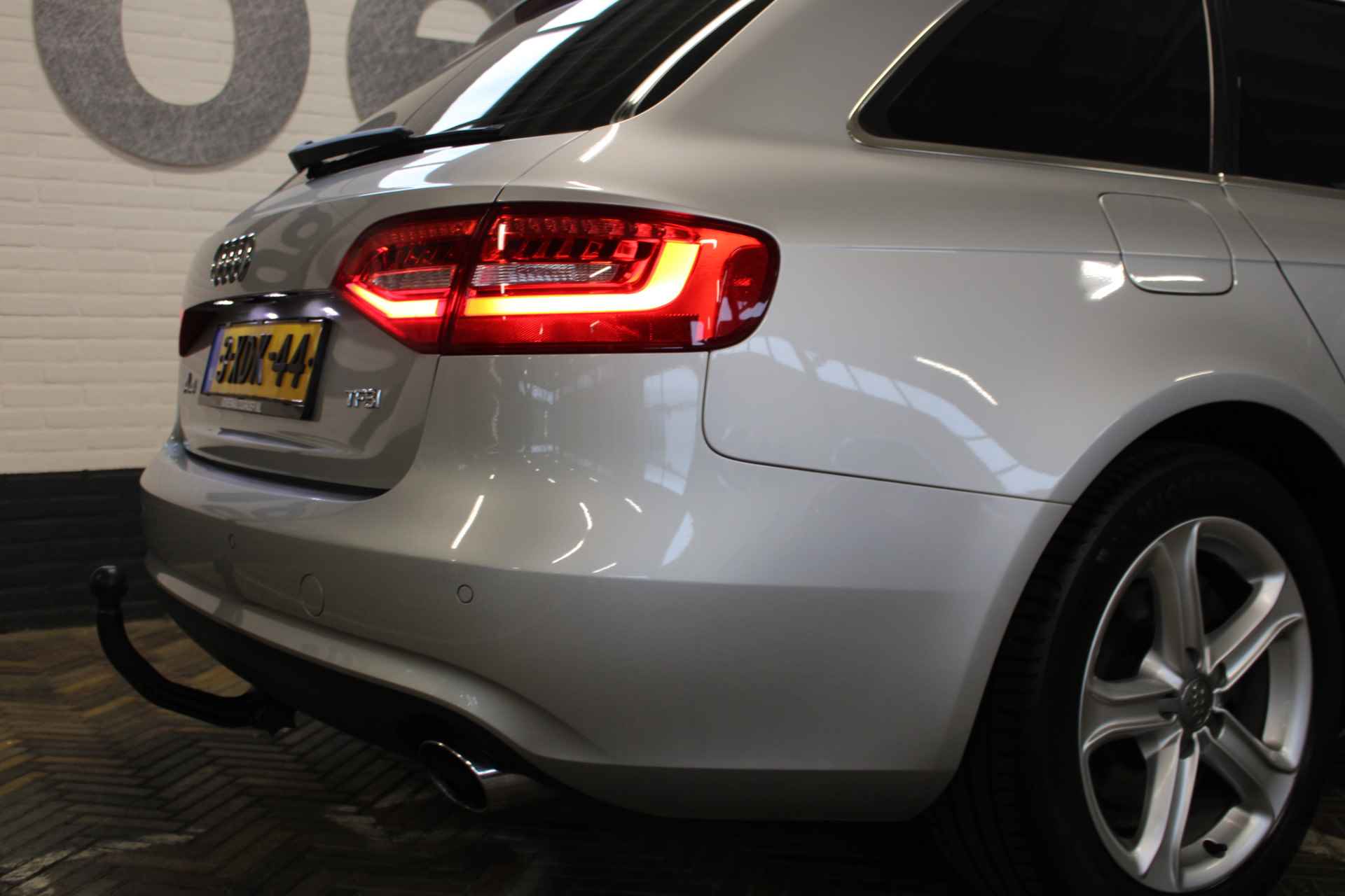 Audi A4 Avant 1.8 TFSI | Edition | Incl. 12 maanden garantie | Afneembare trekhaak | Cruise control | Climate control | Nederlandse auto | Volledig onderhouden | - 11/34