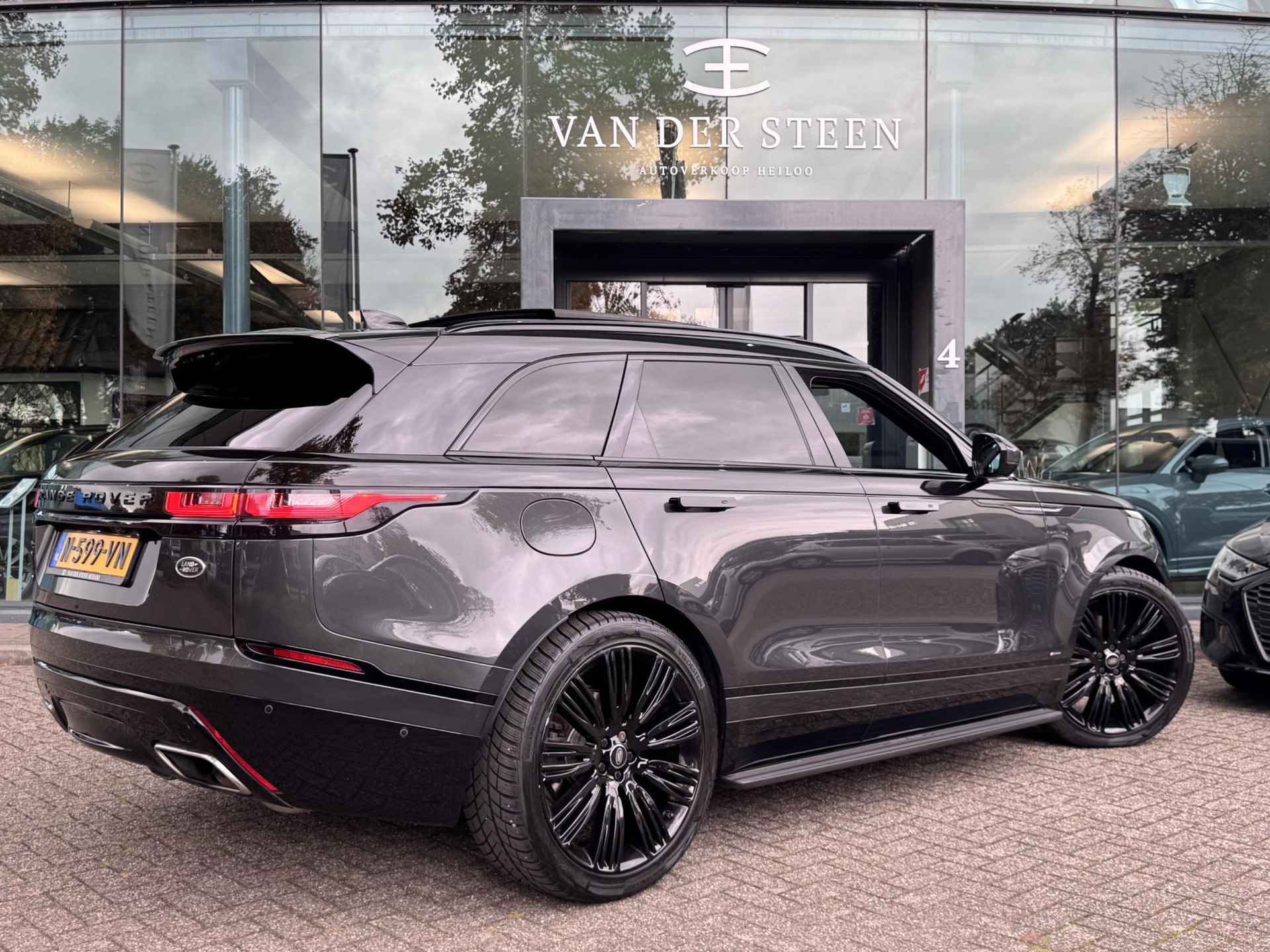 Land Rover Range Rover Velar 3.0 V6 SC AWD R-Dynamic HSE Carbon | Stoel ventilatie | Stoelmassage - 2/38