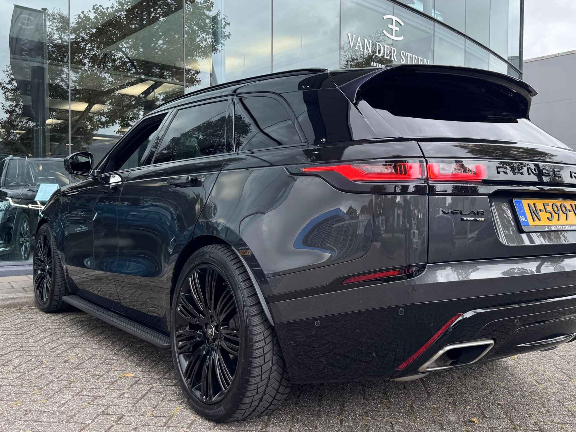 Land Rover Range Rover Velar 3.0 V6 SC AWD R-Dynamic HSE Carbon | Stoel ventilatie | Stoelmassage - 30/38