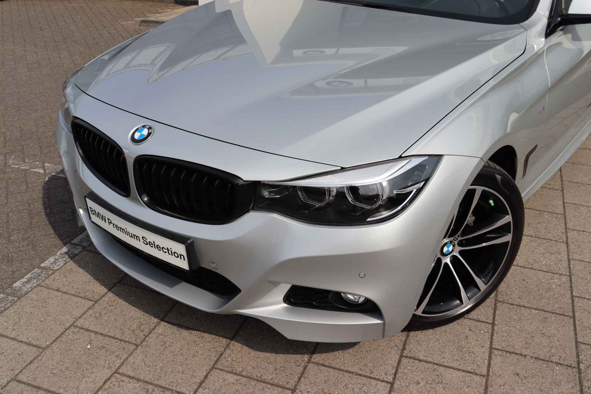 BMW 3-serie Gran Turismo 320i High Executive M Sport Automaat / Panoramadak / Sportstoelen / LED / M Sportonderstel / Navigatie Professional / Stoelverwarming - 3/33