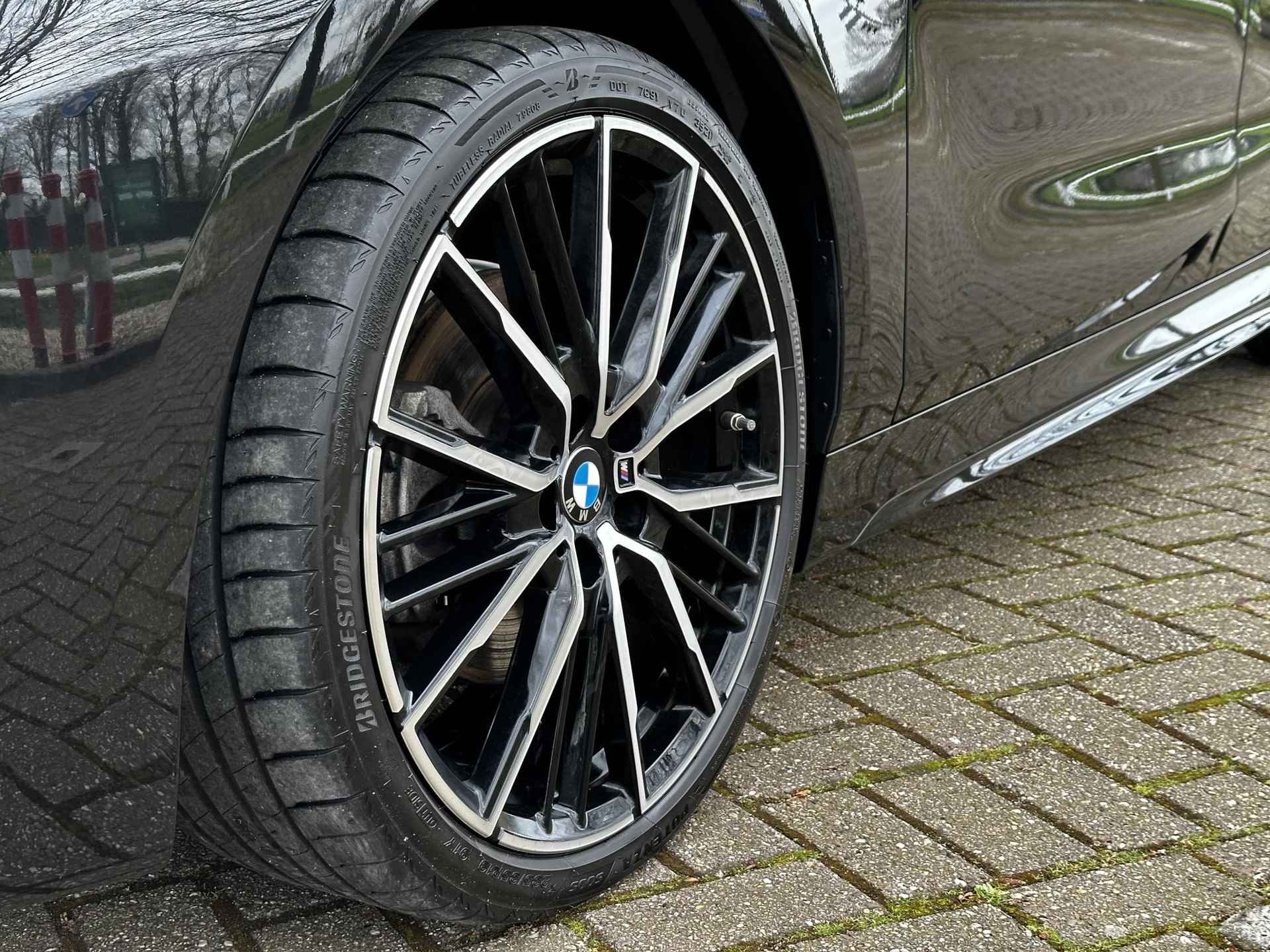 BMW 1-serie 118i High Executive AUTOMAAT | M Pakket | Panodak | 19inch | Navi | Digitaal dashboard | Cruise Control - 11/31
