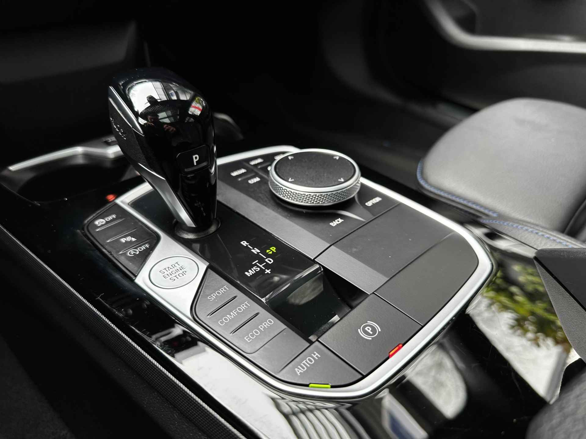 BMW 1-serie 118i High Executive AUTOMAAT | M Pakket | Panodak | 19inch | Navi | Digitaal dashboard | Cruise Control - 29/31