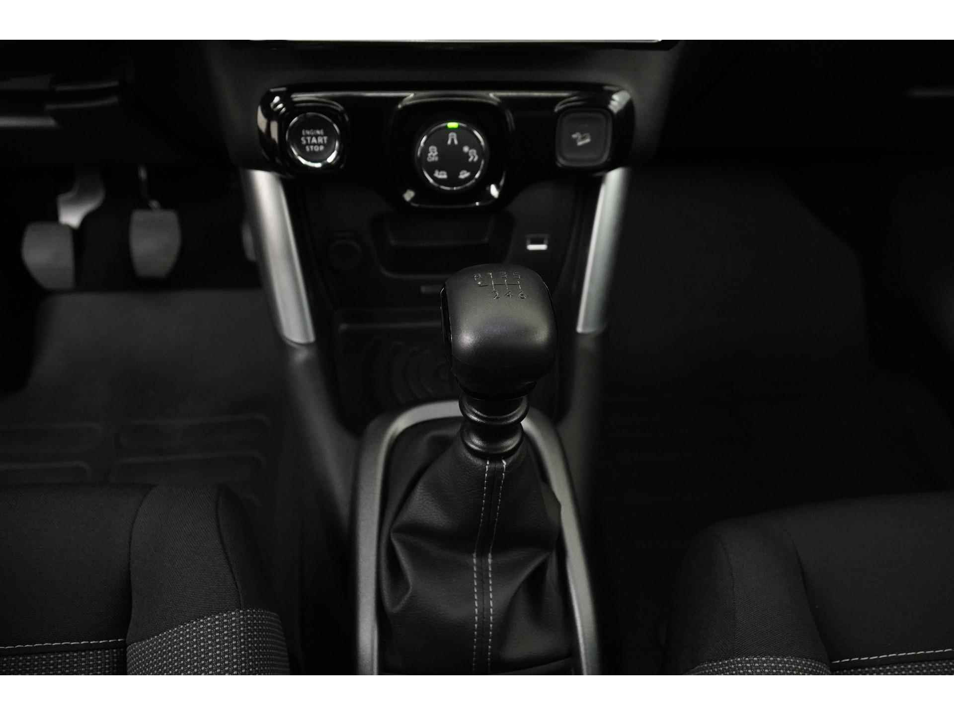Citroën C3 Aircross 1.2 PureTech Shine | Panoramadak | Camera | Blind spot | Grip-Control |  Zondag Open! - 12/45
