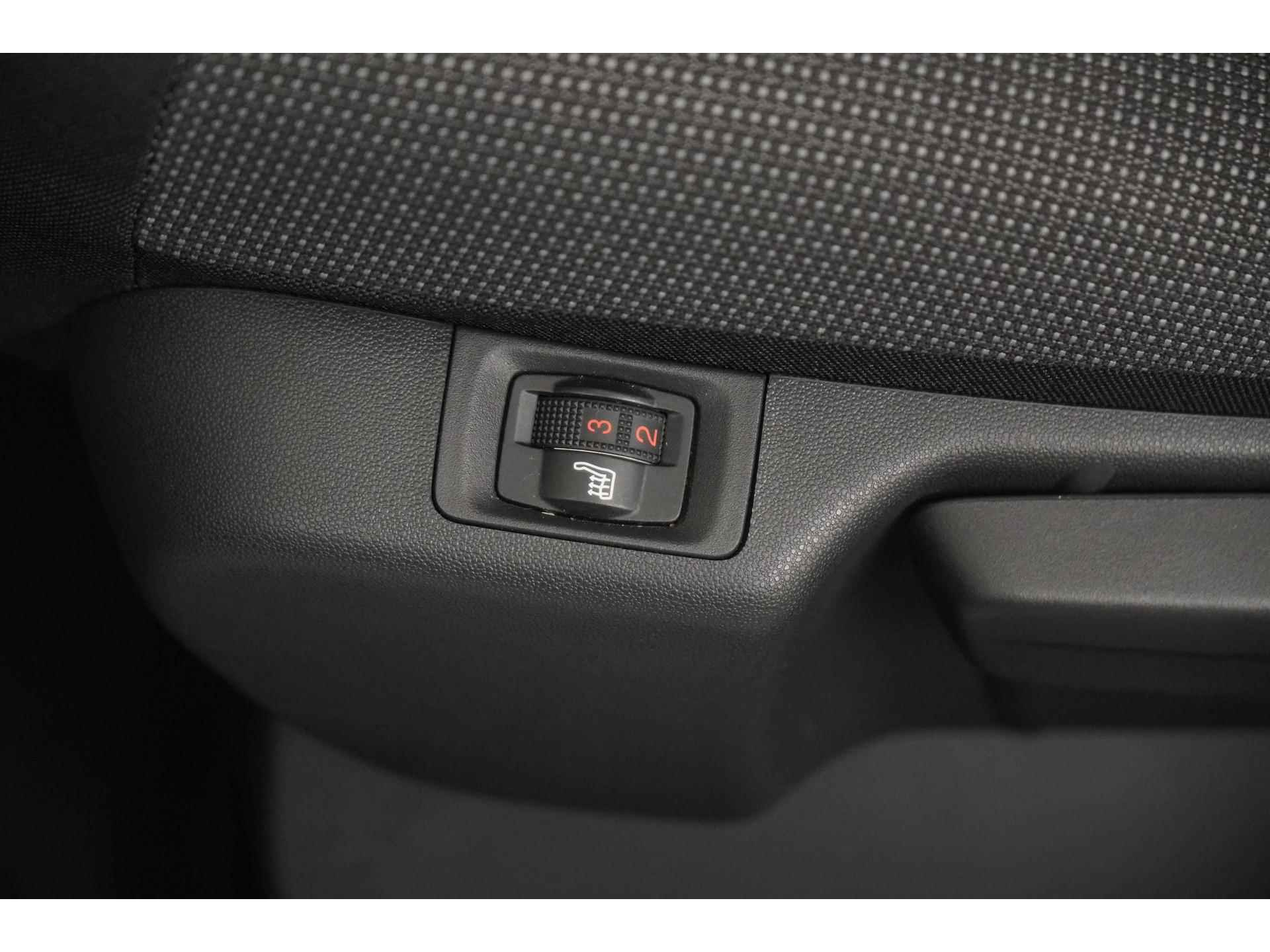 Citroën C3 Aircross 1.2 PureTech Shine | Panoramadak | Camera | Blind spot | Grip-Control |  Zondag Open! - 19/45