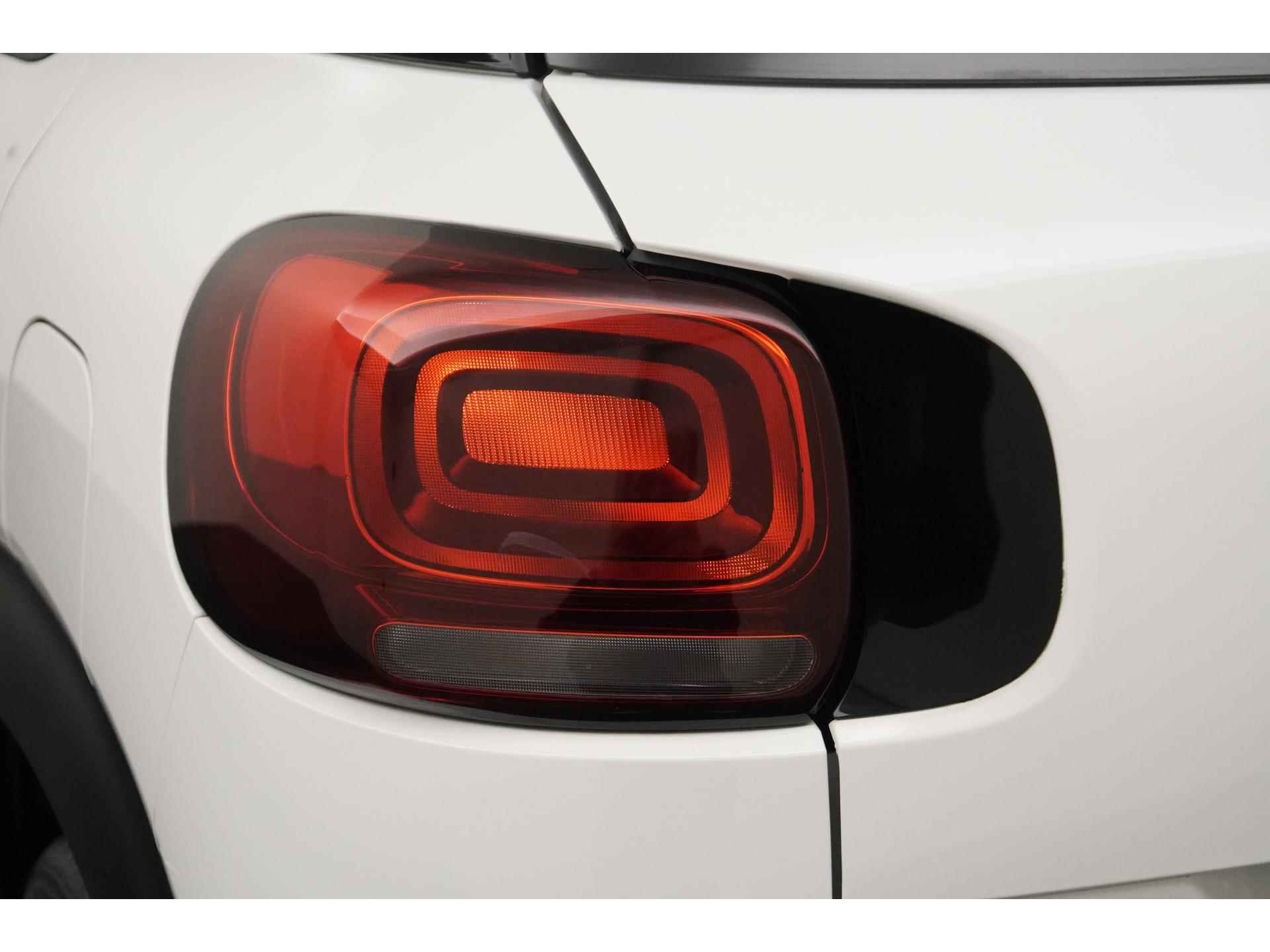 Citroën C3 Aircross 1.2 PureTech Shine | Panoramadak | Camera | Blind spot | Grip-Control |  Zondag Open! - 24/42