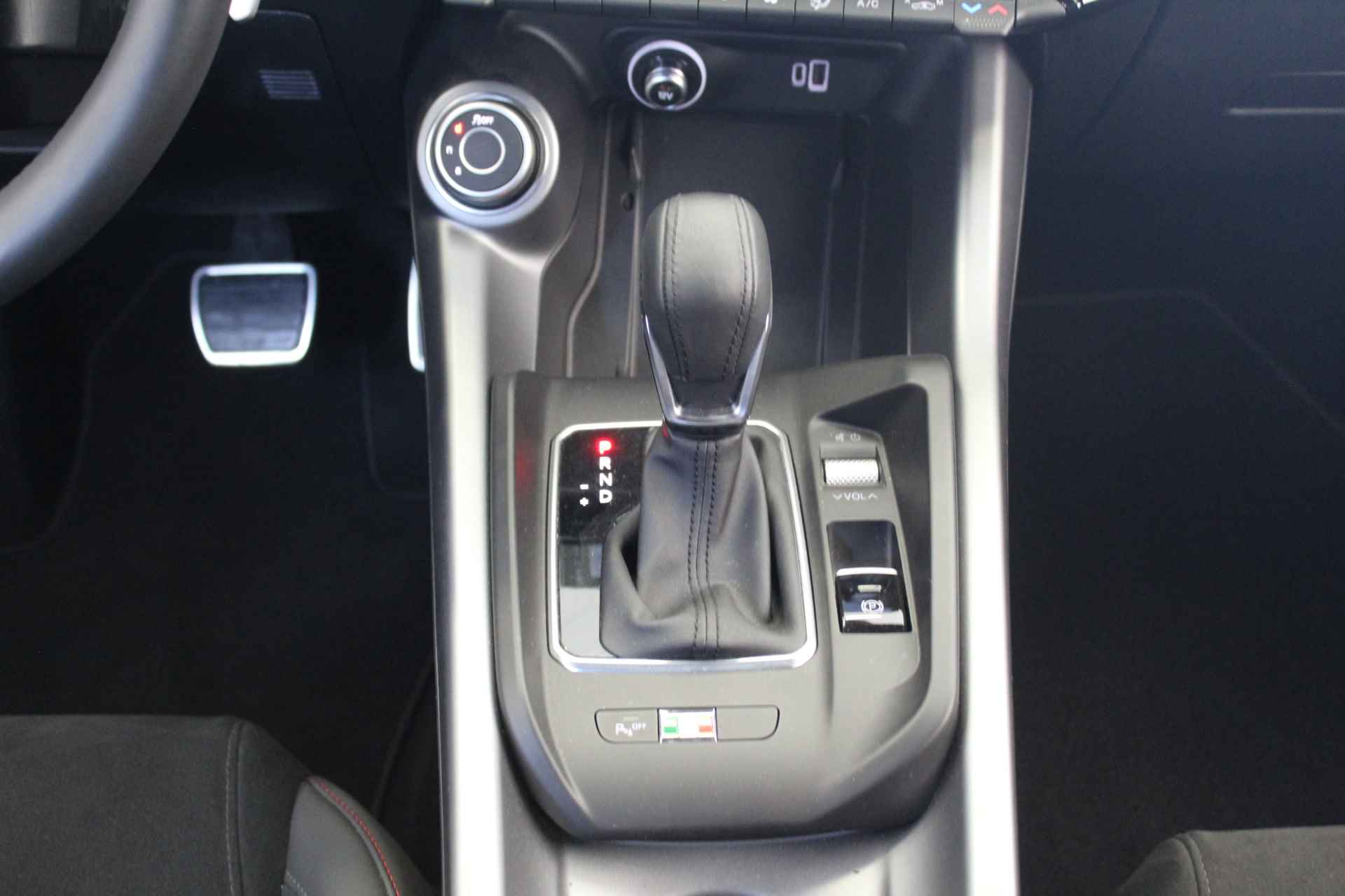 Alfa Romeo Tonale 1.5T 130PK Hybrid Edizione Speciale | Alcantara | Flippers | 20'' inch | Brembo | Navi | Stoel + Stuur verwarming | Alcantara | Flippers | 20'' inch | Brembo | Navi | Stoel + Stuur verwarming - 19/42