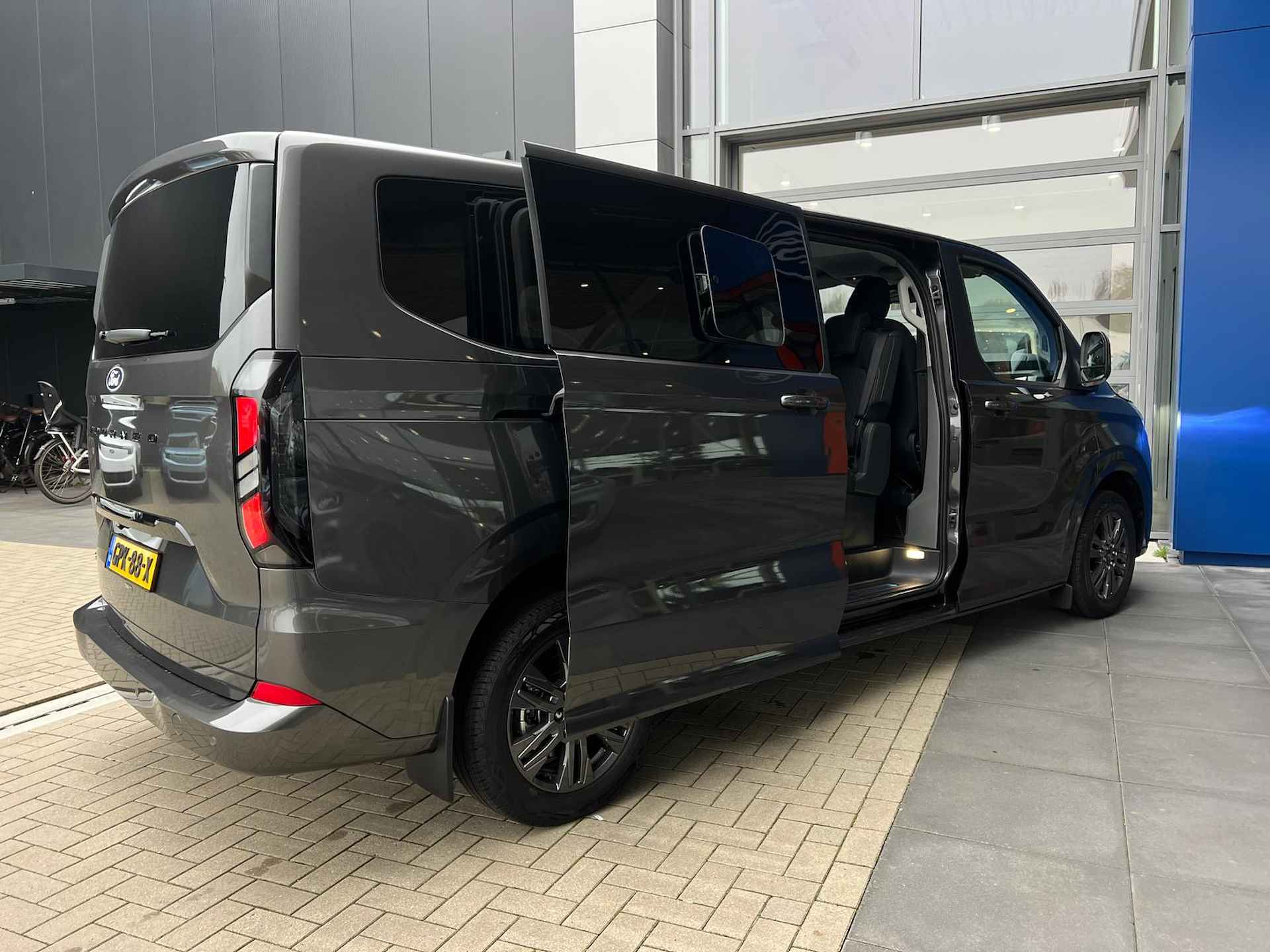 Ford Tourneo Custom PHEV 233PK Titanium L2 | Incl. BPM & BTW | DEMO VOORDEEL | 8 Persoons | Zeer Luxe | - 7/53