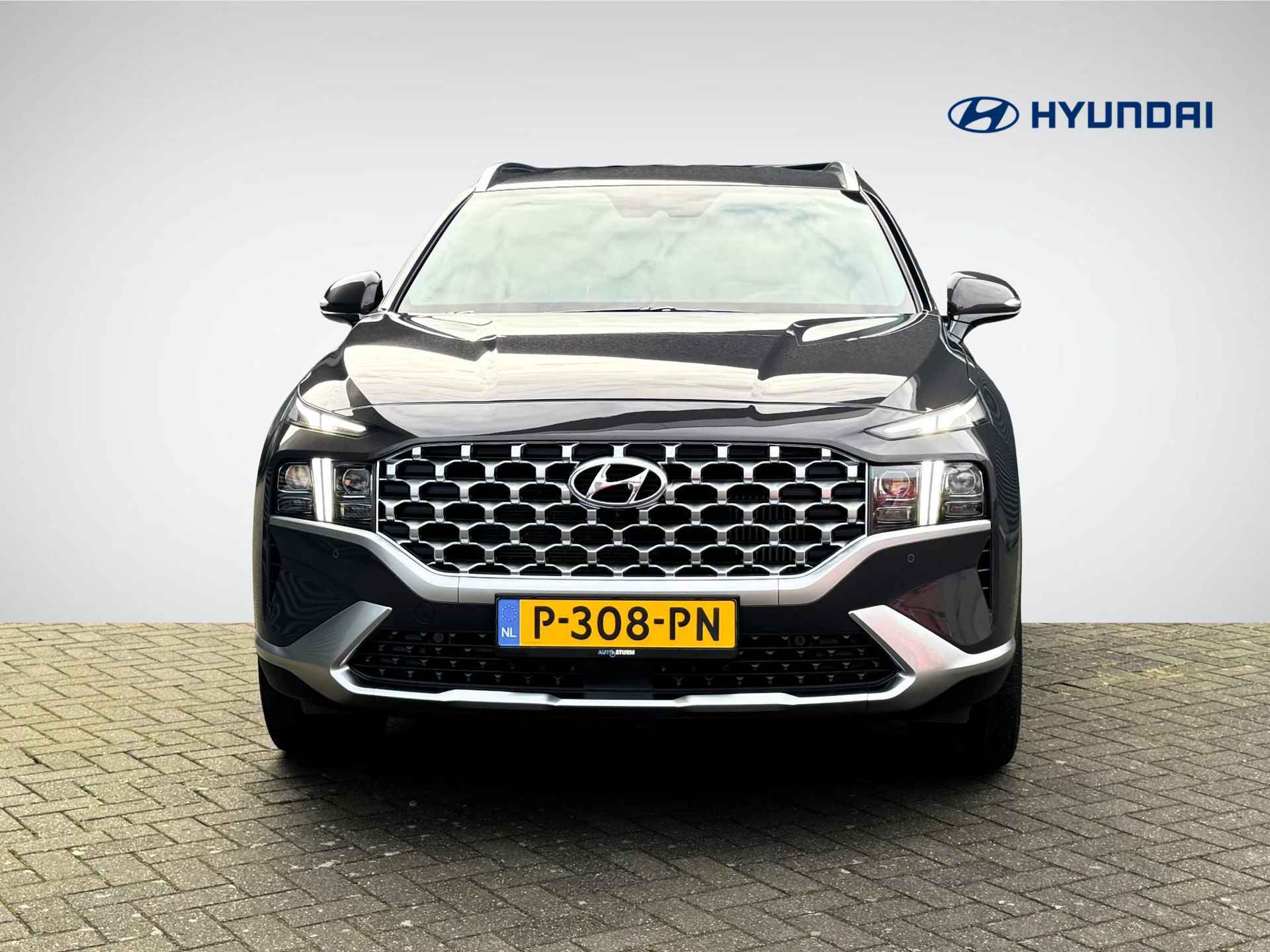 Hyundai Santa Fe 1.6 T-GDI PHEV Premium | Trekhaak | Vol-Leder 'Cognac' | Stuur- + Stoelverwarming | Head-Up Display | Geheugenstoel | 360° Camera | Rijklaarprijs! - 2/36