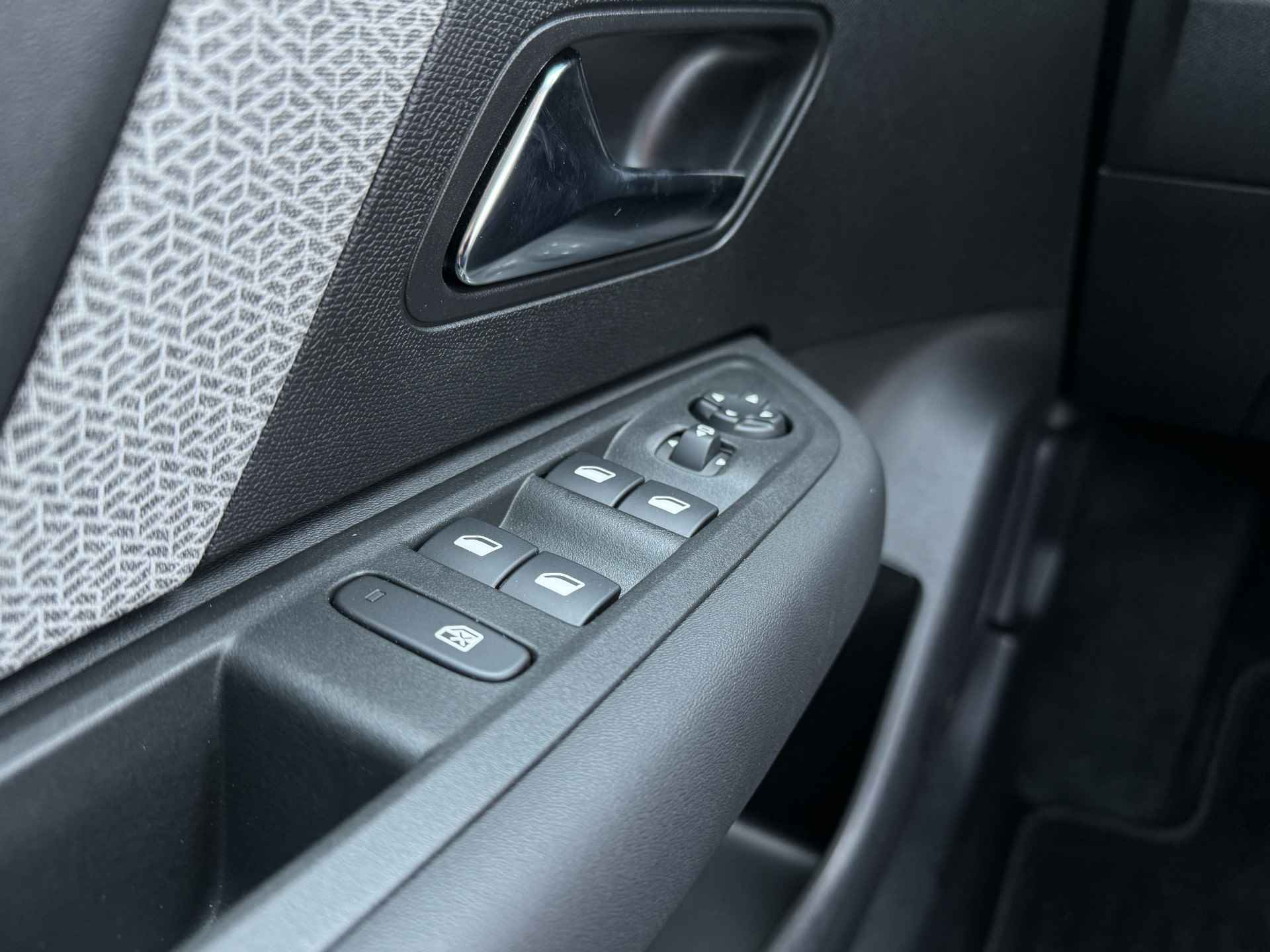 Citroën C4 1.2 Puretech Feel 130PK Automaat | PDC achter | Camera | Cruise Control | Climate | Carplay - 32/32