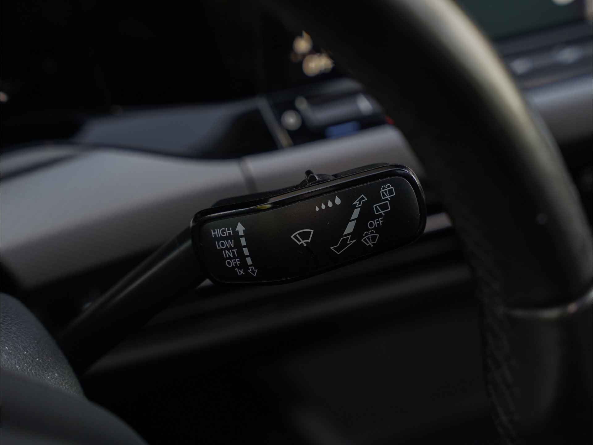 Volkswagen Golf 1.0 eTSI Life Panoramadak |Lederen Bekleding |Adaptive Cruis Control - 15/54