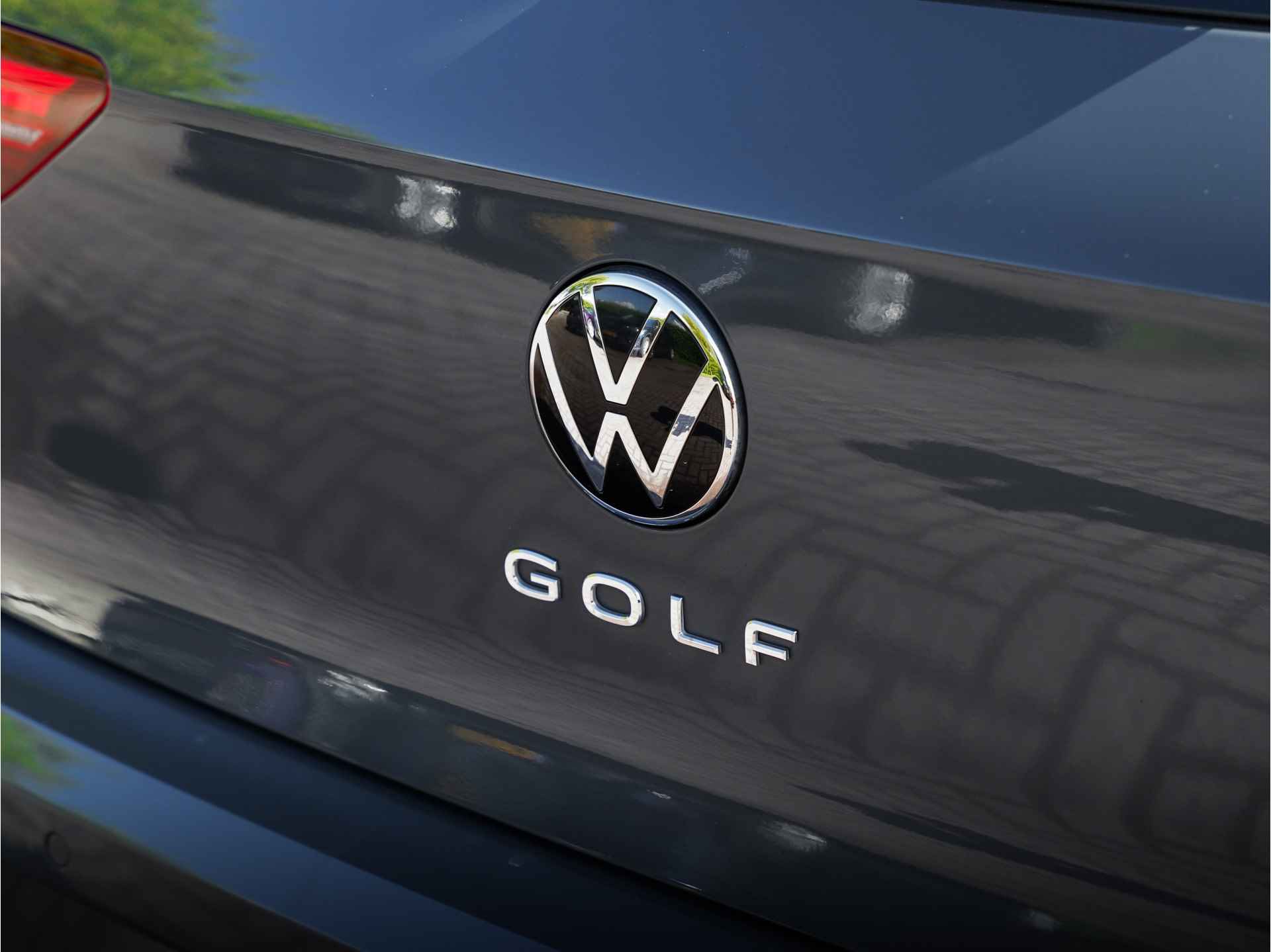 Volkswagen Golf 1.0 eTSI Life Panoramadak |Lederen Bekleding |Adaptive Cruis Control - 50/54