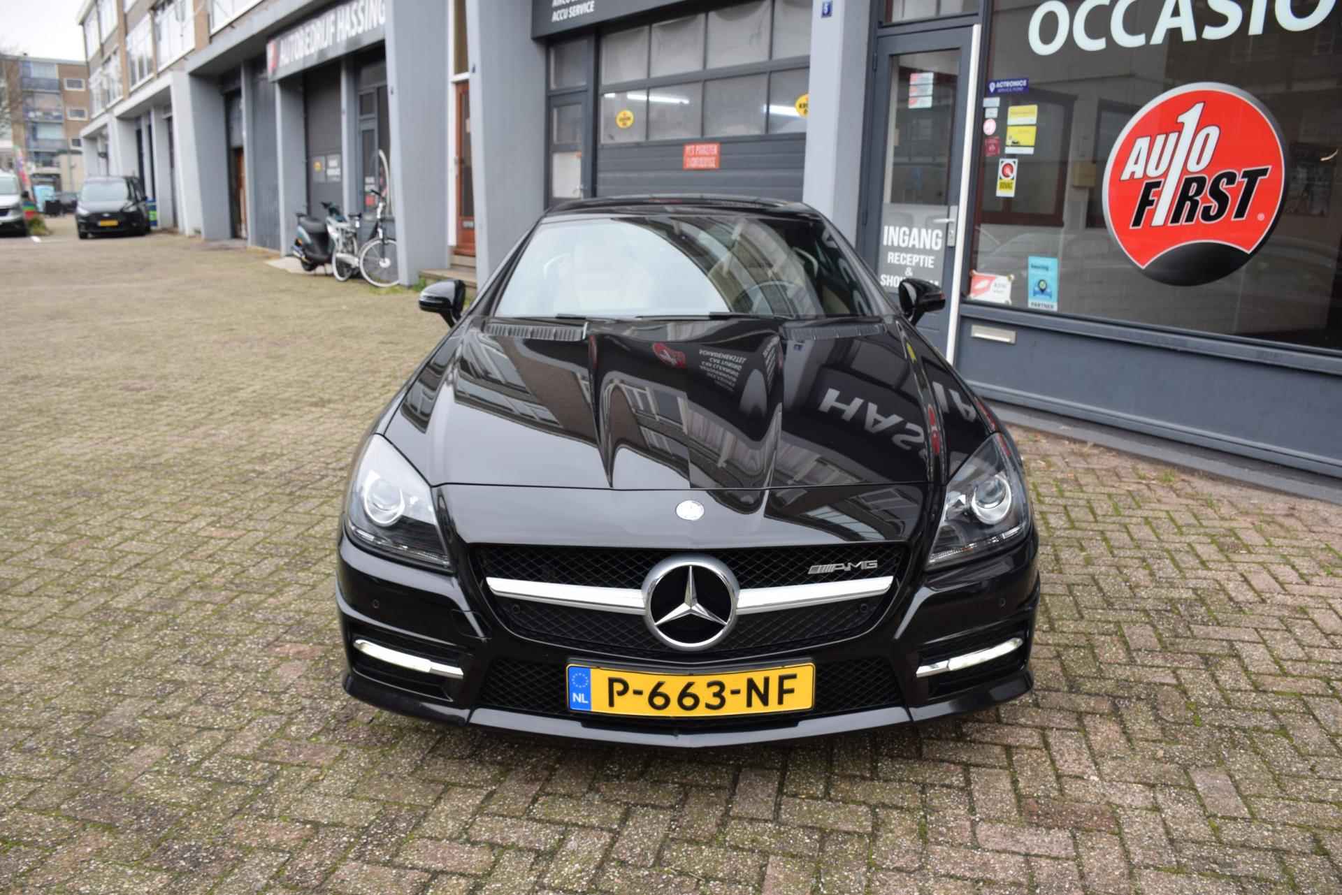 Mercedes-Benz SLK-klasse 200 CarbonLOOK Edition, Leer, Sportstoelen, Glazen dak, Stoel verwarming , Xenon, PDC , AMG Pakket, - 3/57