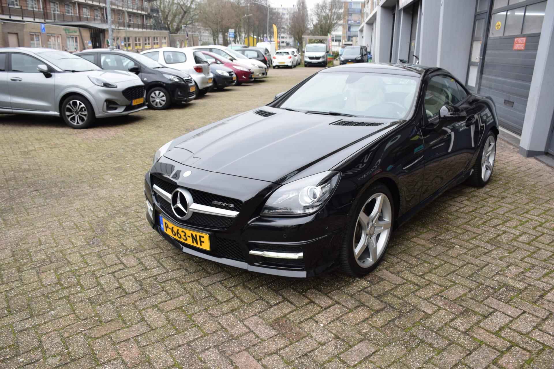 Mercedes-Benz SLK-klasse 200 CarbonLOOK Edition, Leer, Sportstoelen, Glazen dak, Stoel verwarming , Xenon, PDC , AMG Pakket, - 4/57