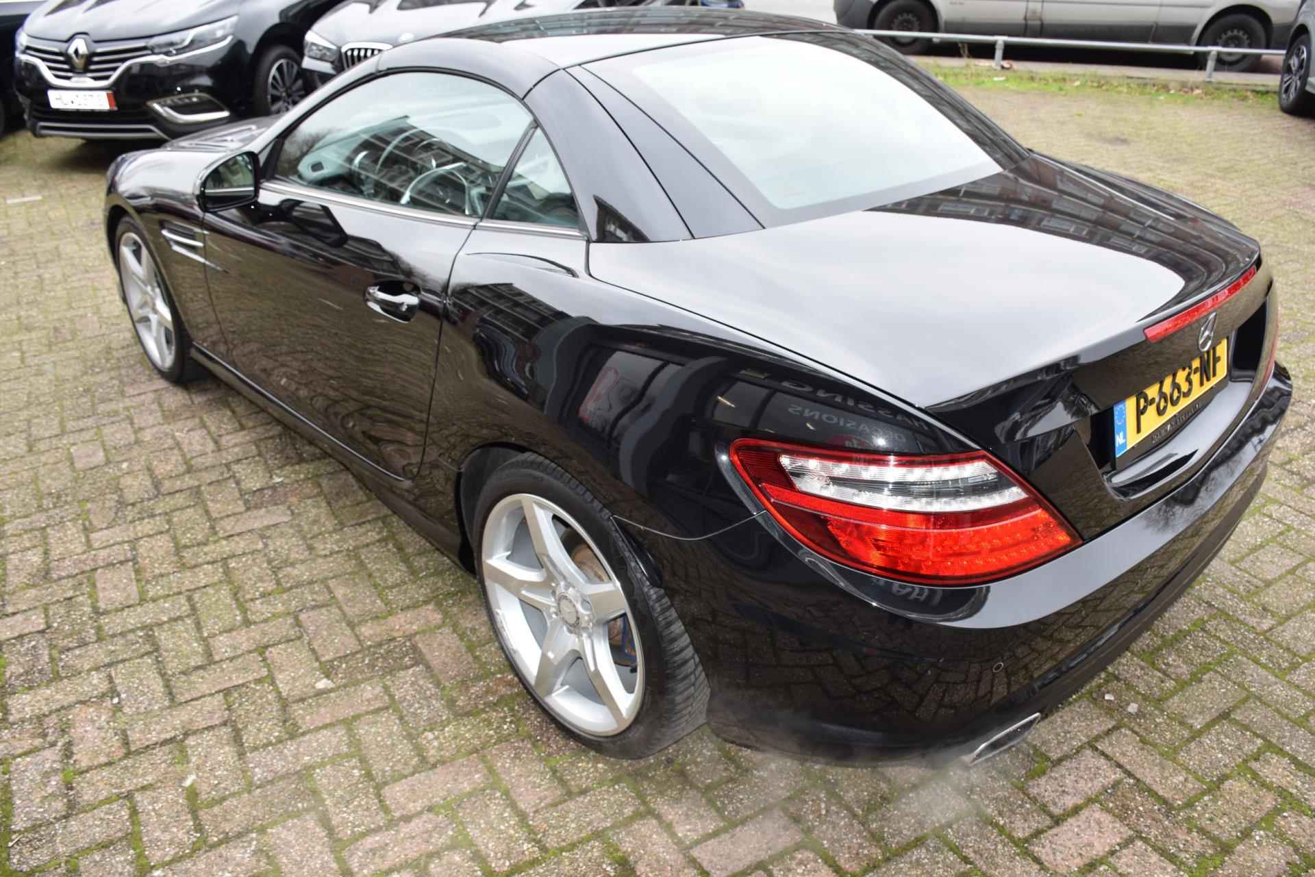 Mercedes-Benz SLK-klasse 200 CarbonLOOK Edition, Leer, Sportstoelen, Glazen dak, Stoel verwarming , Xenon, PDC , AMG Pakket, - 6/57