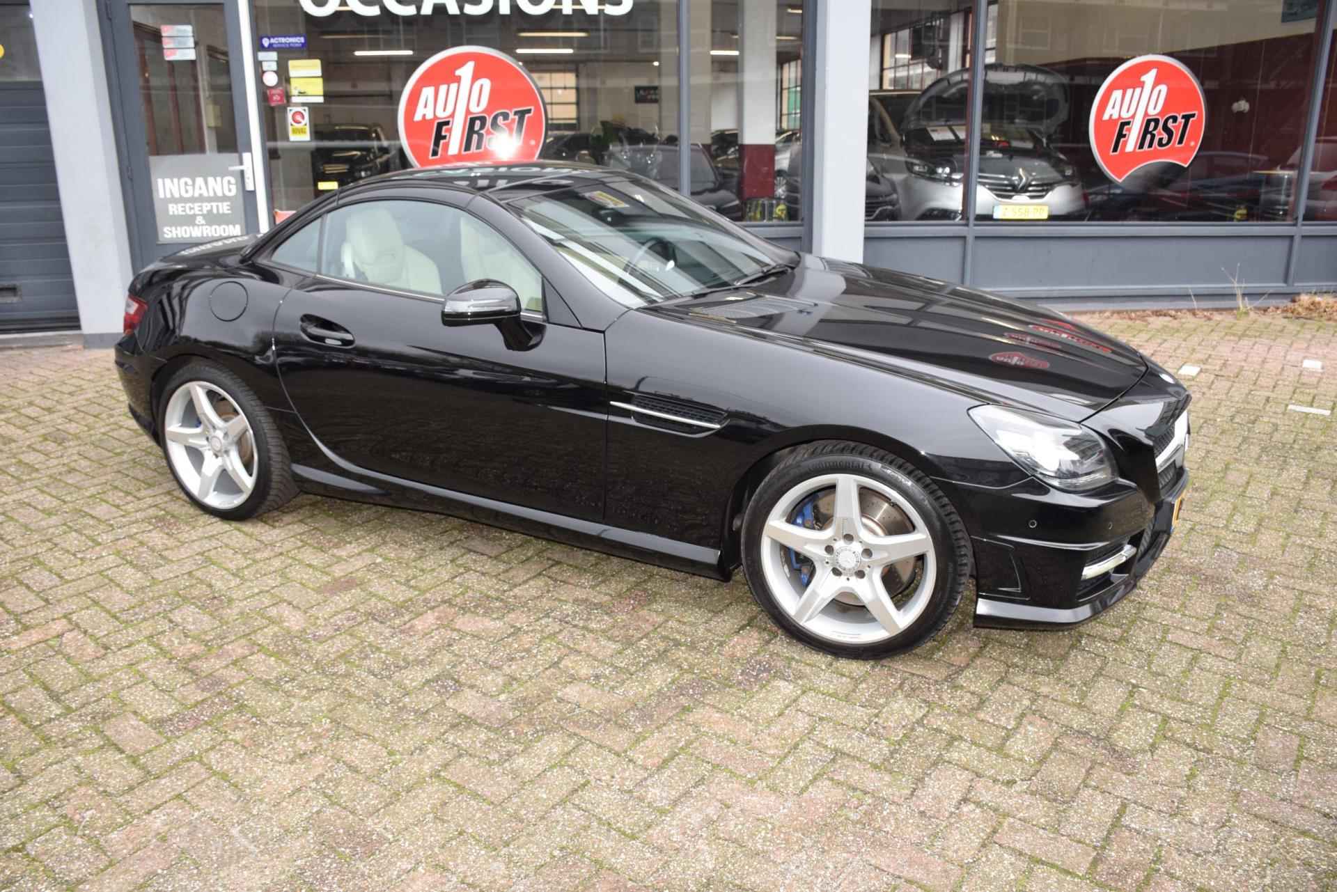 Mercedes-Benz SLK-klasse 200 CarbonLOOK Edition, Leer, Sportstoelen, Glazen dak, Stoel verwarming , Xenon, PDC , AMG Pakket, - 11/57