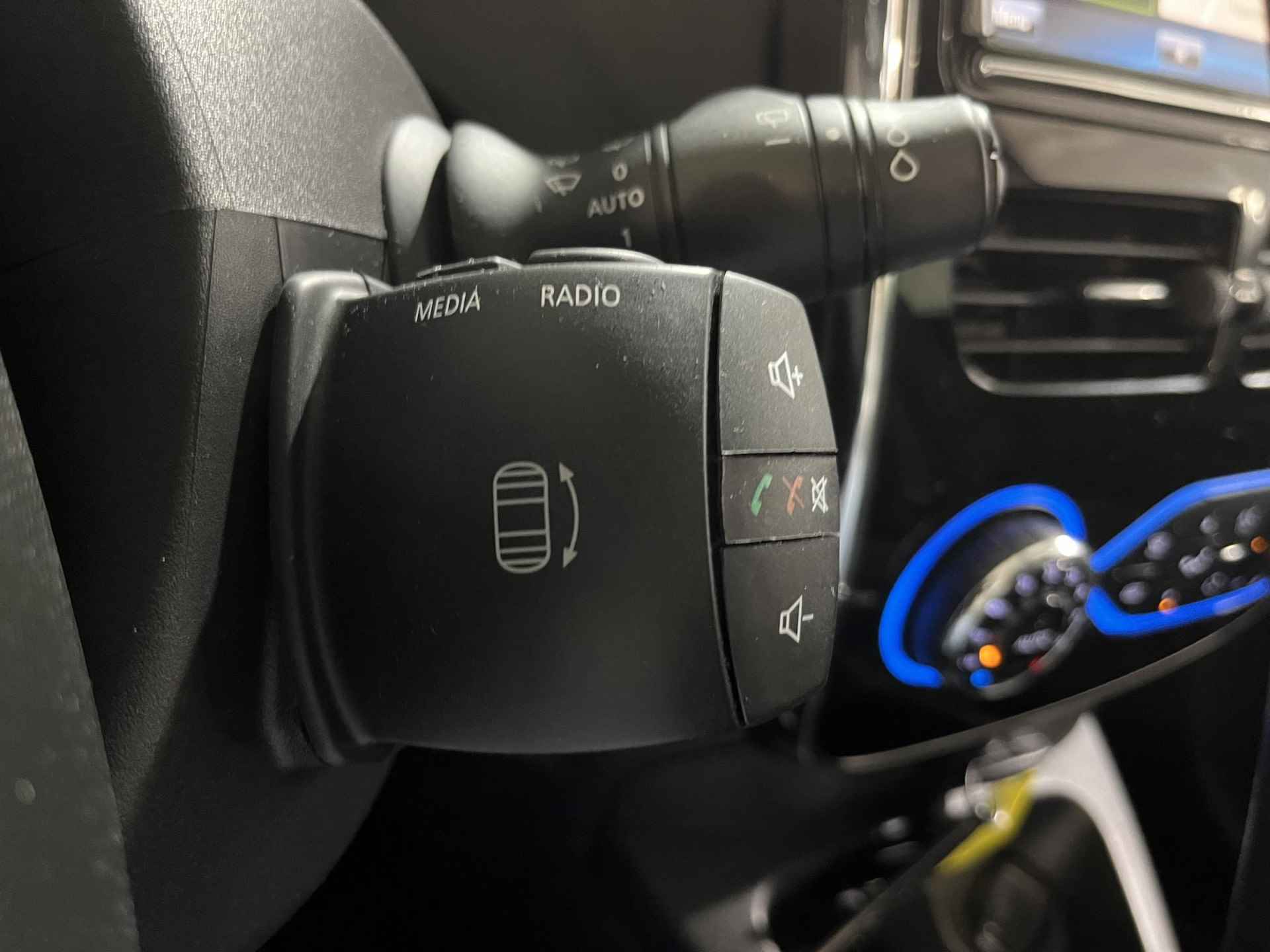 Renault ZOE R90 Intens 41 kWh (ex Accu) Automaat | Subsidie Mogelijkheid | Lichtmetalen Velgen | Privacy Glass | Climate Control | Cruise Control | Licht & Regen Sensor | - 17/30