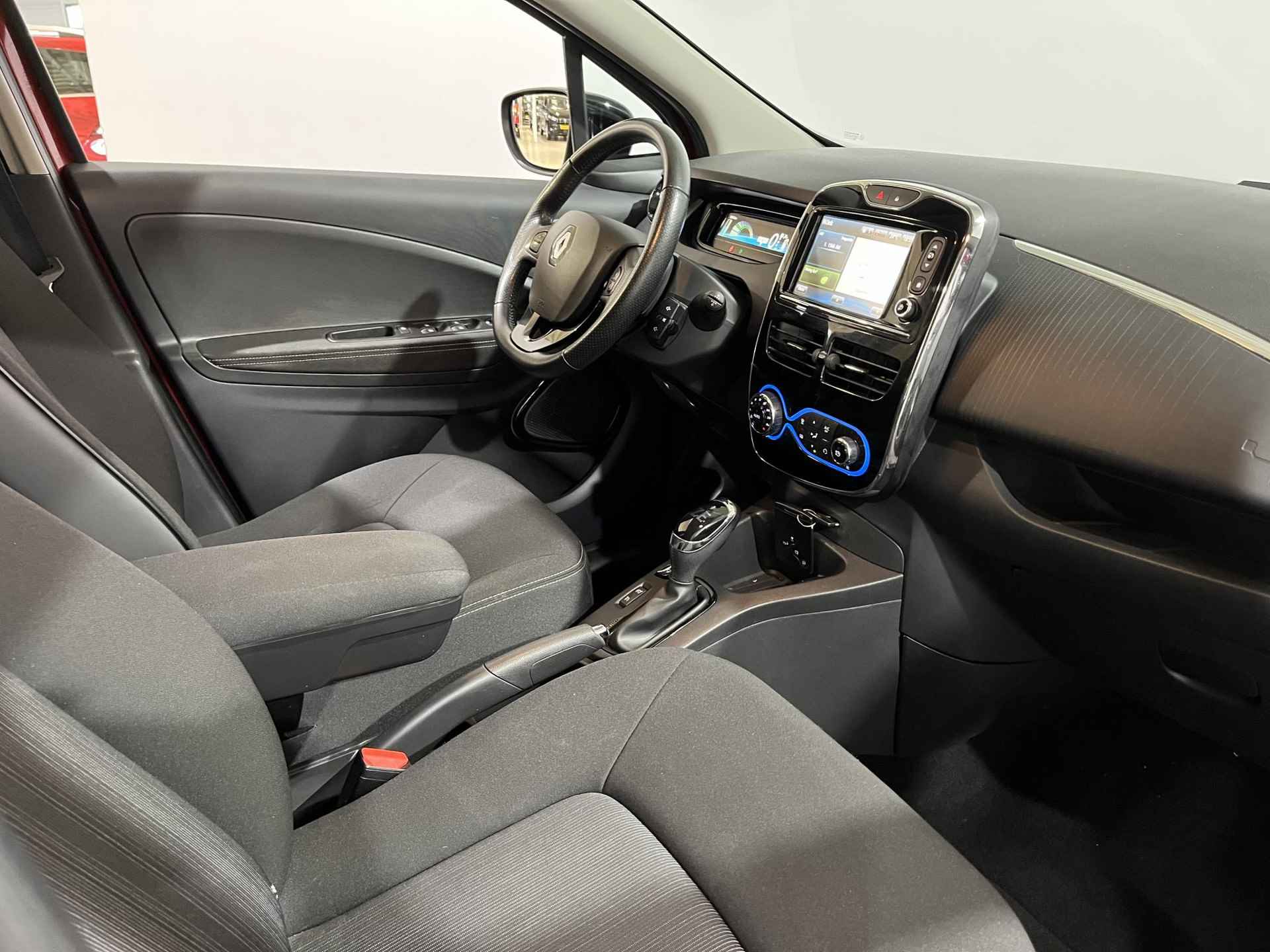 Renault ZOE R90 Intens 41 kWh (ex Accu) Automaat | Subsidie Mogelijkheid | Lichtmetalen Velgen | Privacy Glass | Climate Control | Cruise Control | Licht & Regen Sensor | - 24/30
