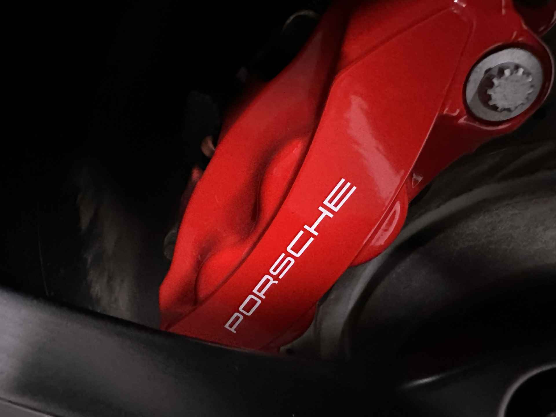 Porsche 911 Cabrio 3.0 Carrera S | 450pk | Sport Design | Sportchrono | Sportuitlaat | PDLS + | Adaptive Cruise | Stoelventilatie | Apple Carplay | Camera | - 19/52