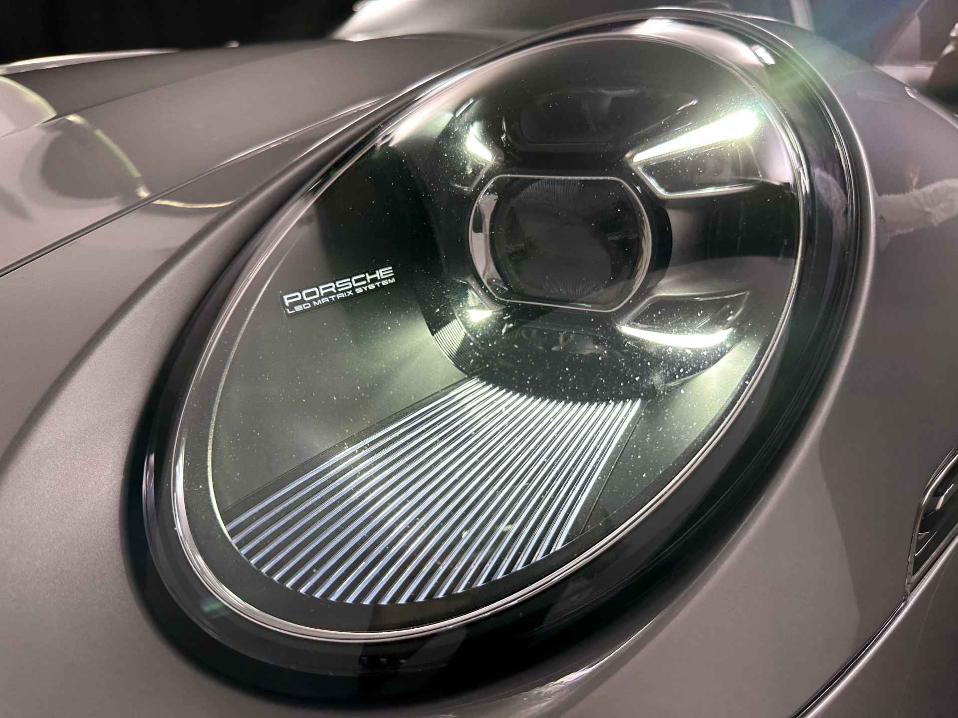 Porsche 911 Cabrio 3.0 Carrera S | 450pk | Sport Design | Sportchrono | Sportuitlaat | PDLS + | Adaptive Cruise | Stoelventilatie | Apple Carplay | Camera | - 30/52