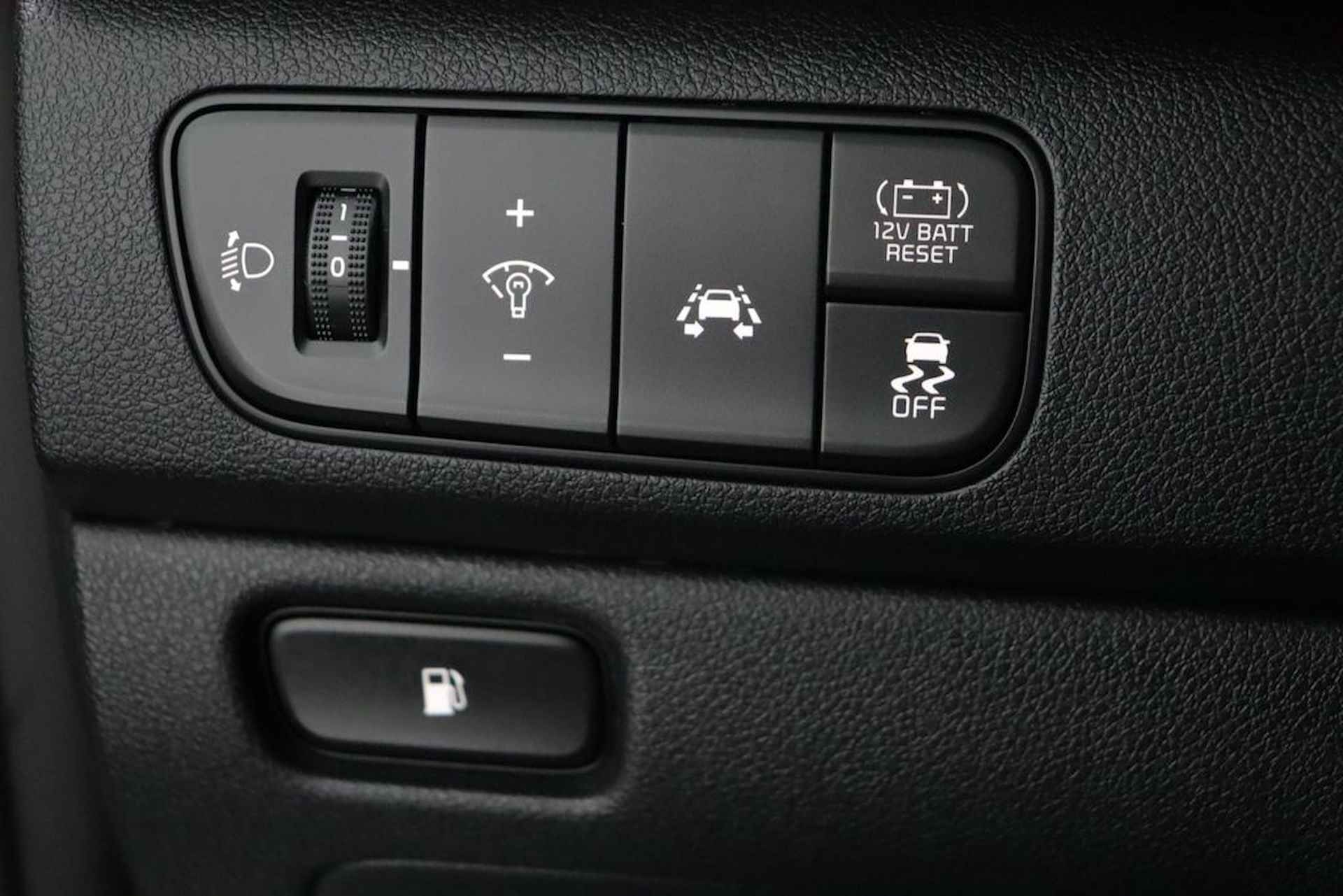 Kia Niro 1.6 GDi Hybrid DynamicPlusLine - Cruise Control Adaptief - Apple Carplay/Android Auto - Stoel-/stuurverwarming - Navigatie - Climate Control - Fabrieksgarantie tot 06-2026 - 20/57