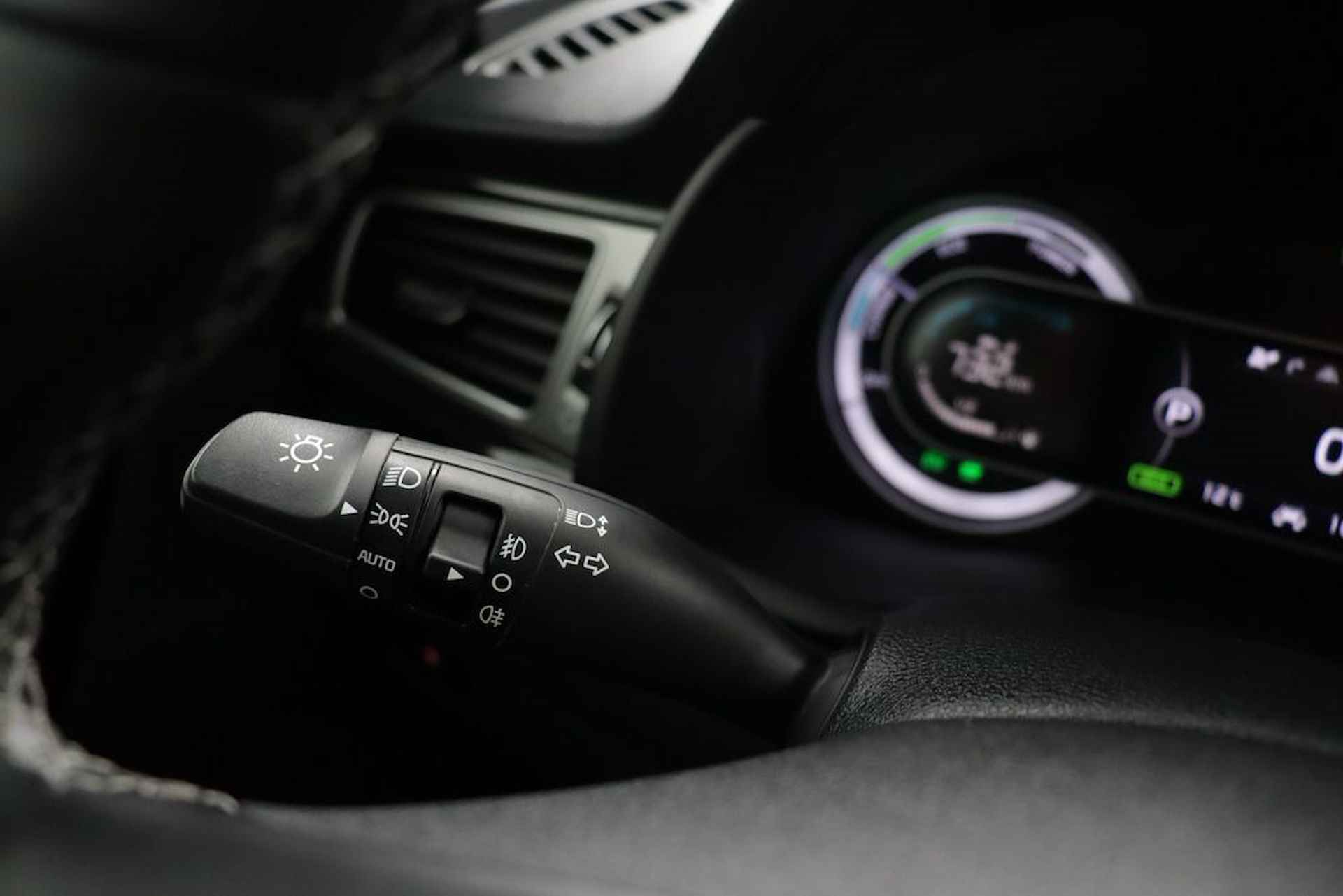 Kia Niro 1.6 GDi Hybrid DynamicPlusLine - Cruise Control Adaptief - Apple Carplay/Android Auto - Stoel-/stuurverwarming - Navigatie - Climate Control - Fabrieksgarantie tot 06-2026 - 22/57