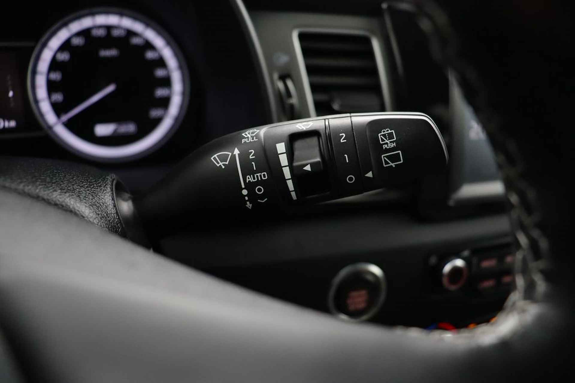 Kia Niro 1.6 GDi Hybrid DynamicPlusLine - Cruise Control Adaptief - Apple Carplay/Android Auto - Stoel-/stuurverwarming - Navigatie - Climate Control - Fabrieksgarantie tot 06-2026 - 23/57