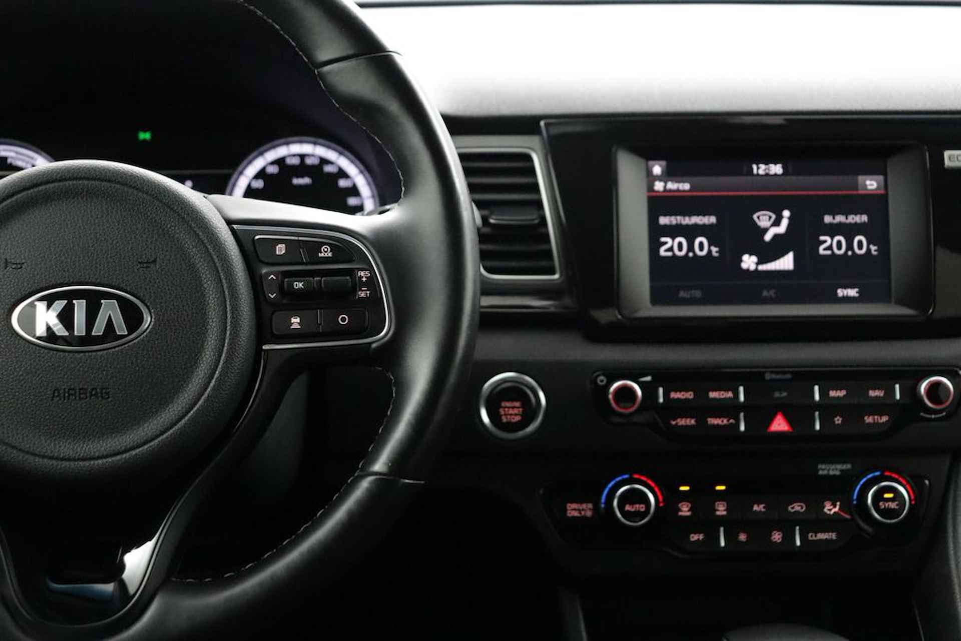 Kia Niro 1.6 GDi Hybrid DynamicPlusLine - Cruise Control Adaptief - Apple Carplay/Android Auto - Stoel-/stuurverwarming - Navigatie - Climate Control - Fabrieksgarantie tot 06-2026 - 25/57