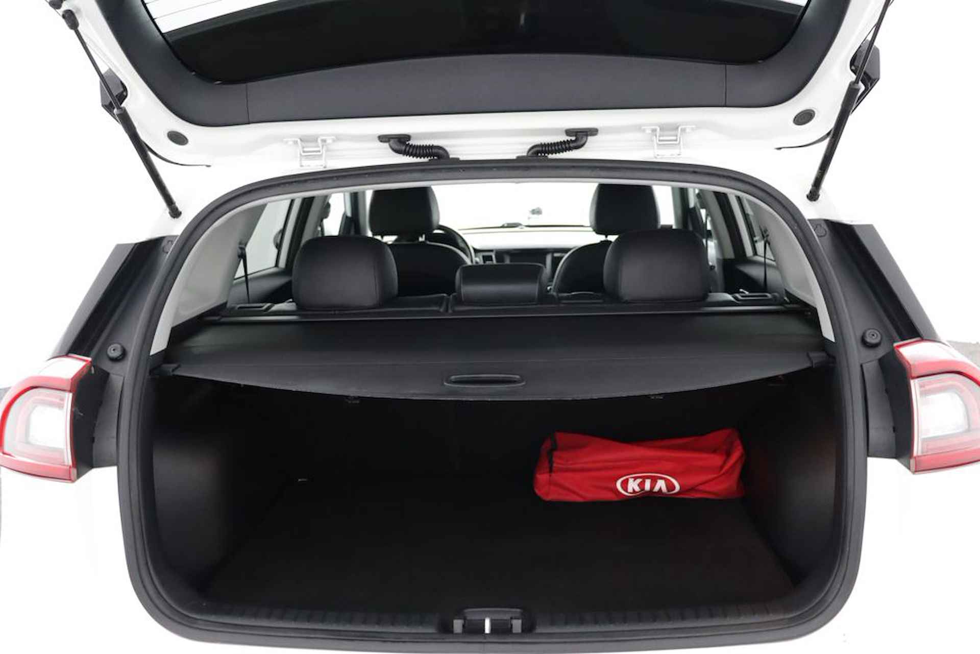 Kia Niro 1.6 GDi Hybrid DynamicPlusLine - Cruise Control Adaptief - Apple Carplay/Android Auto - Stoel-/stuurverwarming - Navigatie - Climate Control - Fabrieksgarantie tot 06-2026 - 37/57