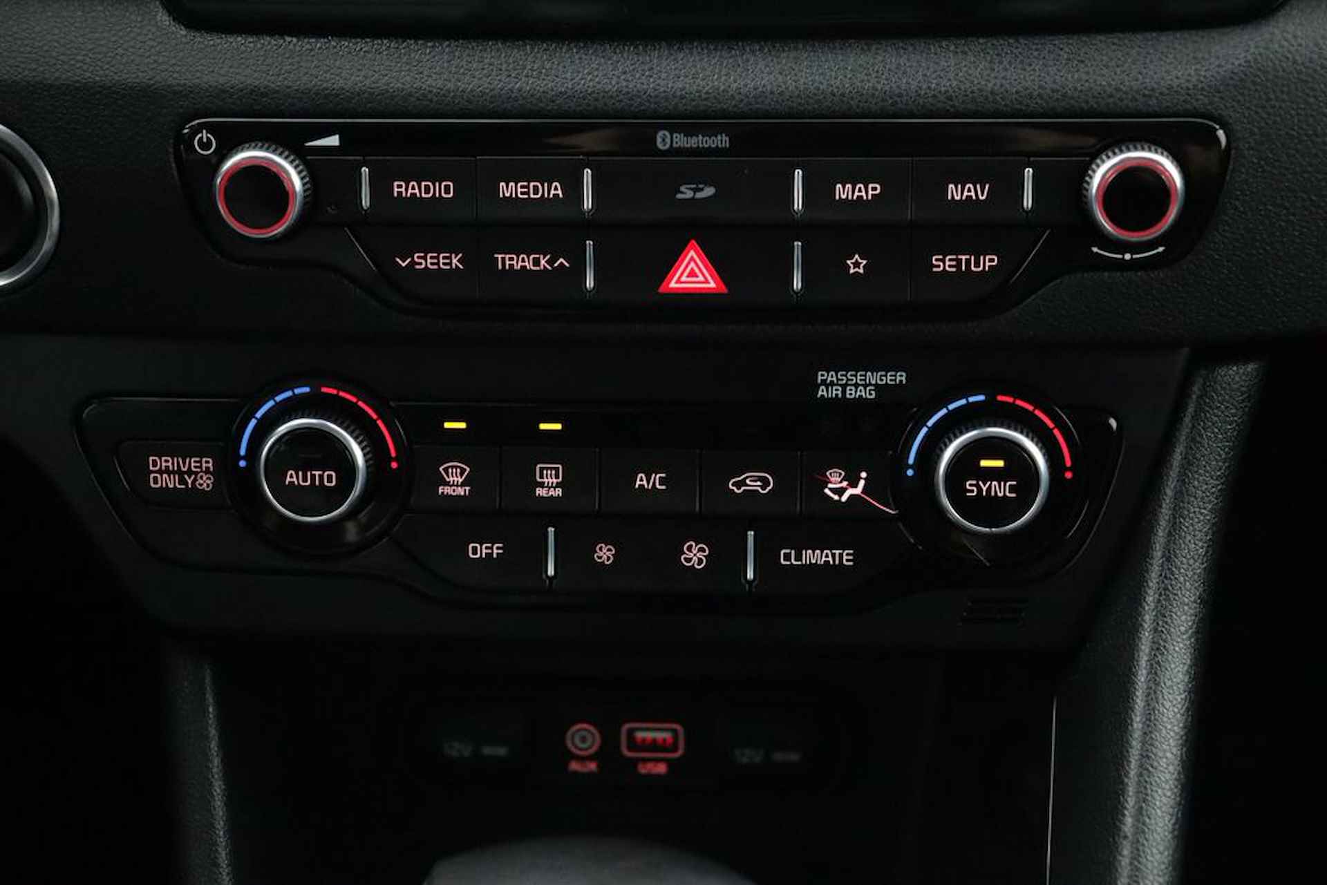 Kia Niro 1.6 GDi Hybrid DynamicPlusLine - Cruise Control Adaptief - Apple Carplay/Android Auto - Stoel-/stuurverwarming - Navigatie - Climate Control - Fabrieksgarantie tot 06-2026 - 38/57