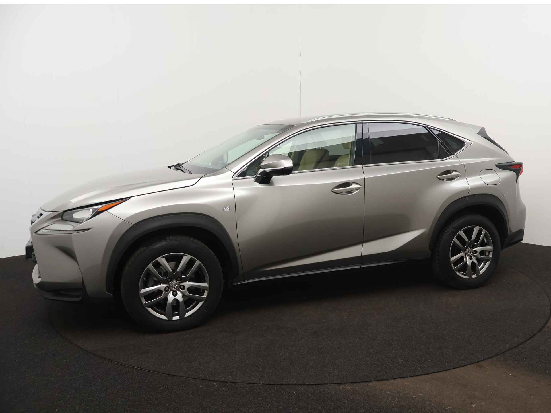 Lexus NX 300h AWD 25th Edition | Leer | Stoelverwarming | Trekhaak | Adaptive Cruise Control | - 3/47