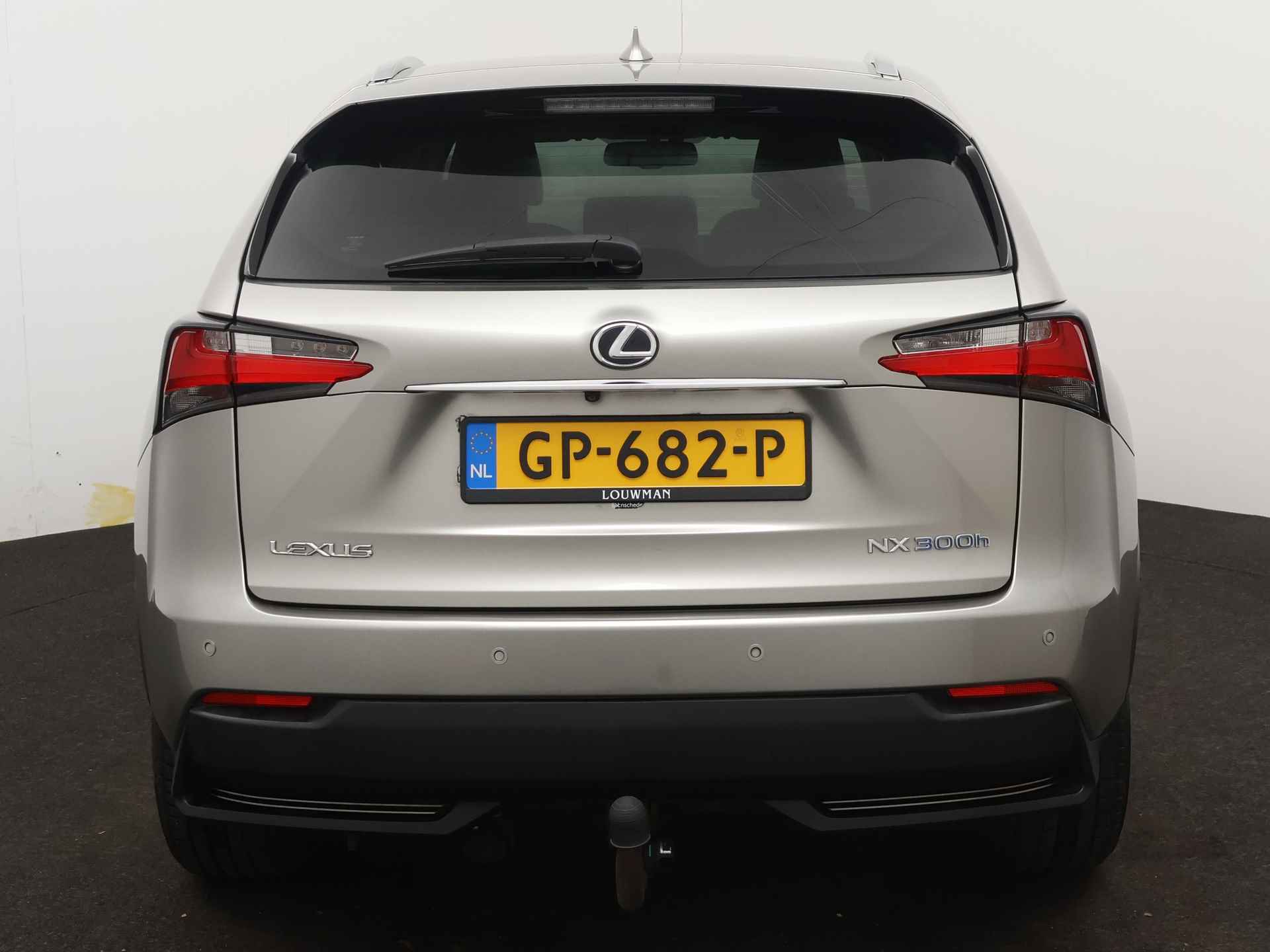 Lexus NX 300h AWD 25th Edition | Leer | Stoelverwarming | Trekhaak | Adaptive Cruise Control | - 38/47