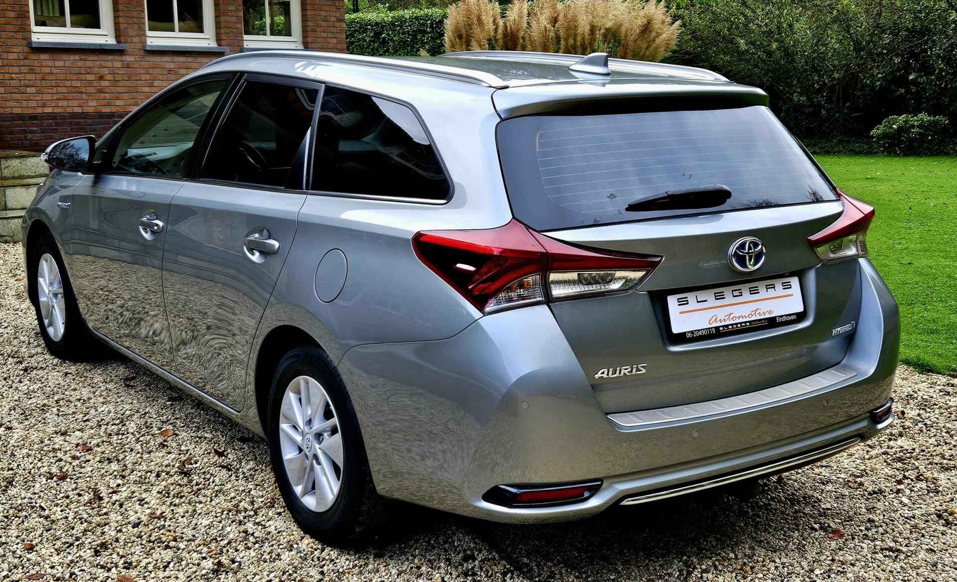 Toyota Auris Touring Sports 1.8 Hybrid Energy Plus  Afneembare Trekhaak  Lederen bekleding Stoelverwarming - 9/32