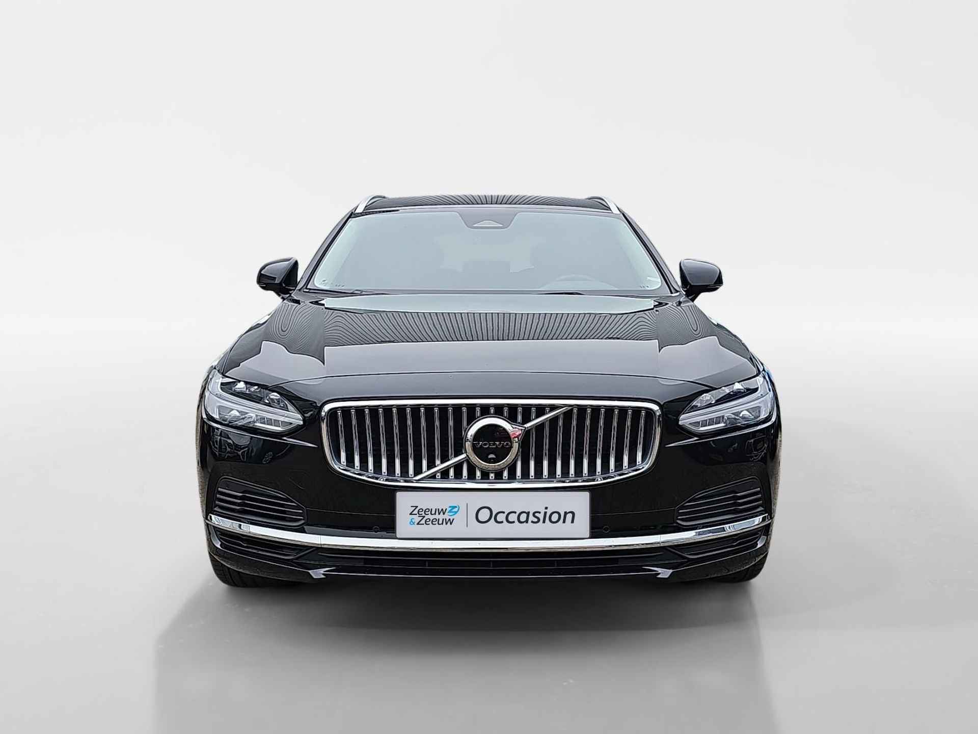 Volvo V90 2.0 T6 Plug-in hybrid AWD Plus Bright Volvo V90 2.0 T6 Recharge AWD Plus Bright | 360 graden camera | Stoel- en stuurverwarming | Elektrische voorstoelen met geheugenfunctie | Elektrische achterklep | Navigatie - 2/31