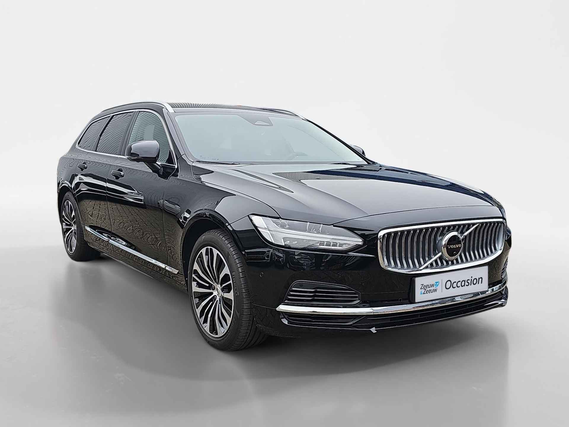 Volvo V90 2.0 T6 Plug-in hybrid AWD Plus Bright Volvo V90 2.0 T6 Recharge AWD Plus Bright | 360 graden camera | Stoel- en stuurverwarming | Elektrische voorstoelen met geheugenfunctie | Elektrische achterklep | Navigatie - 3/31