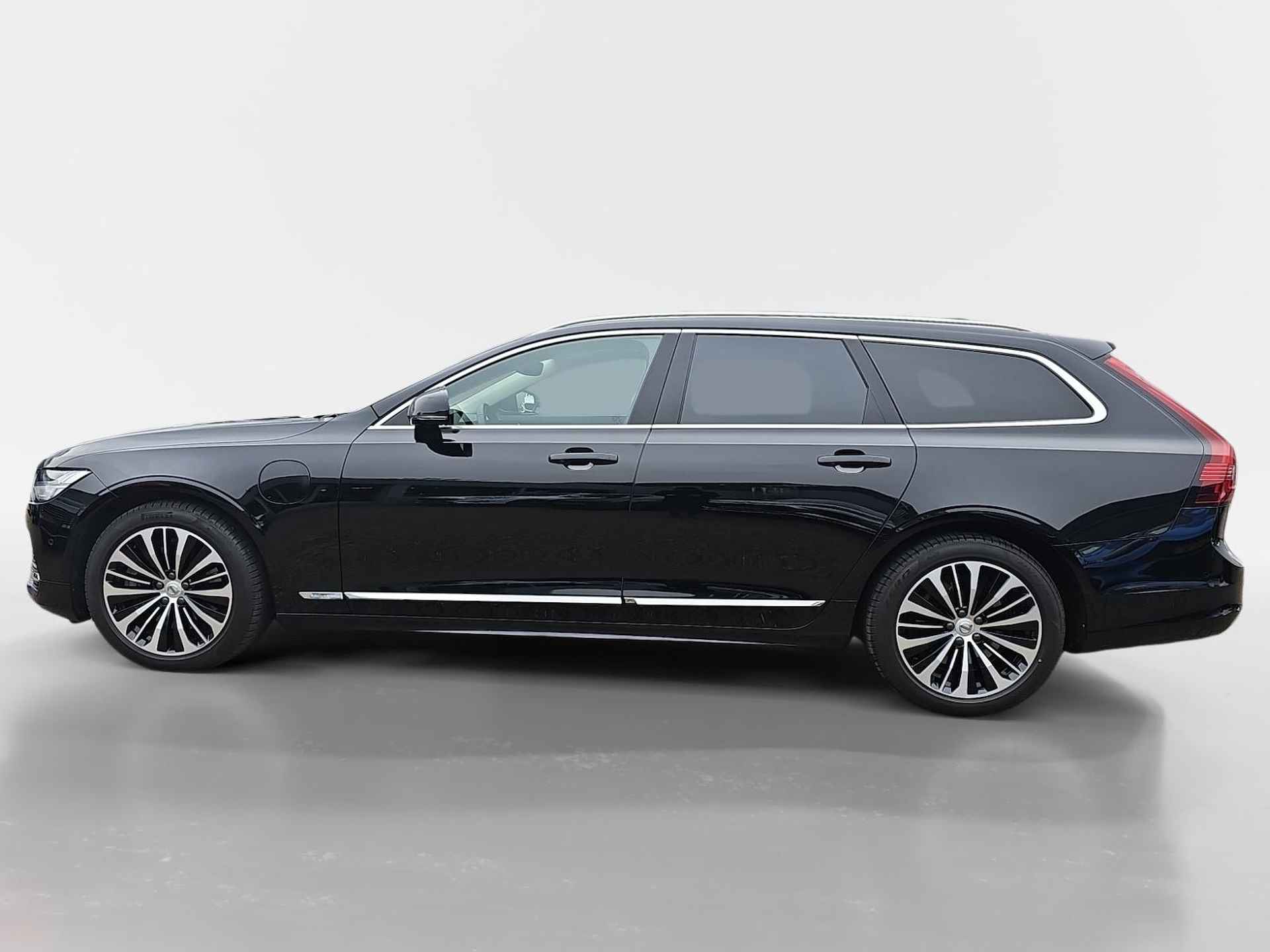 Volvo V90 2.0 T6 Plug-in hybrid AWD Plus Bright Volvo V90 2.0 T6 Recharge AWD Plus Bright | 360 graden camera | Stoel- en stuurverwarming | Elektrische voorstoelen met geheugenfunctie | Elektrische achterklep | Navigatie - 4/31