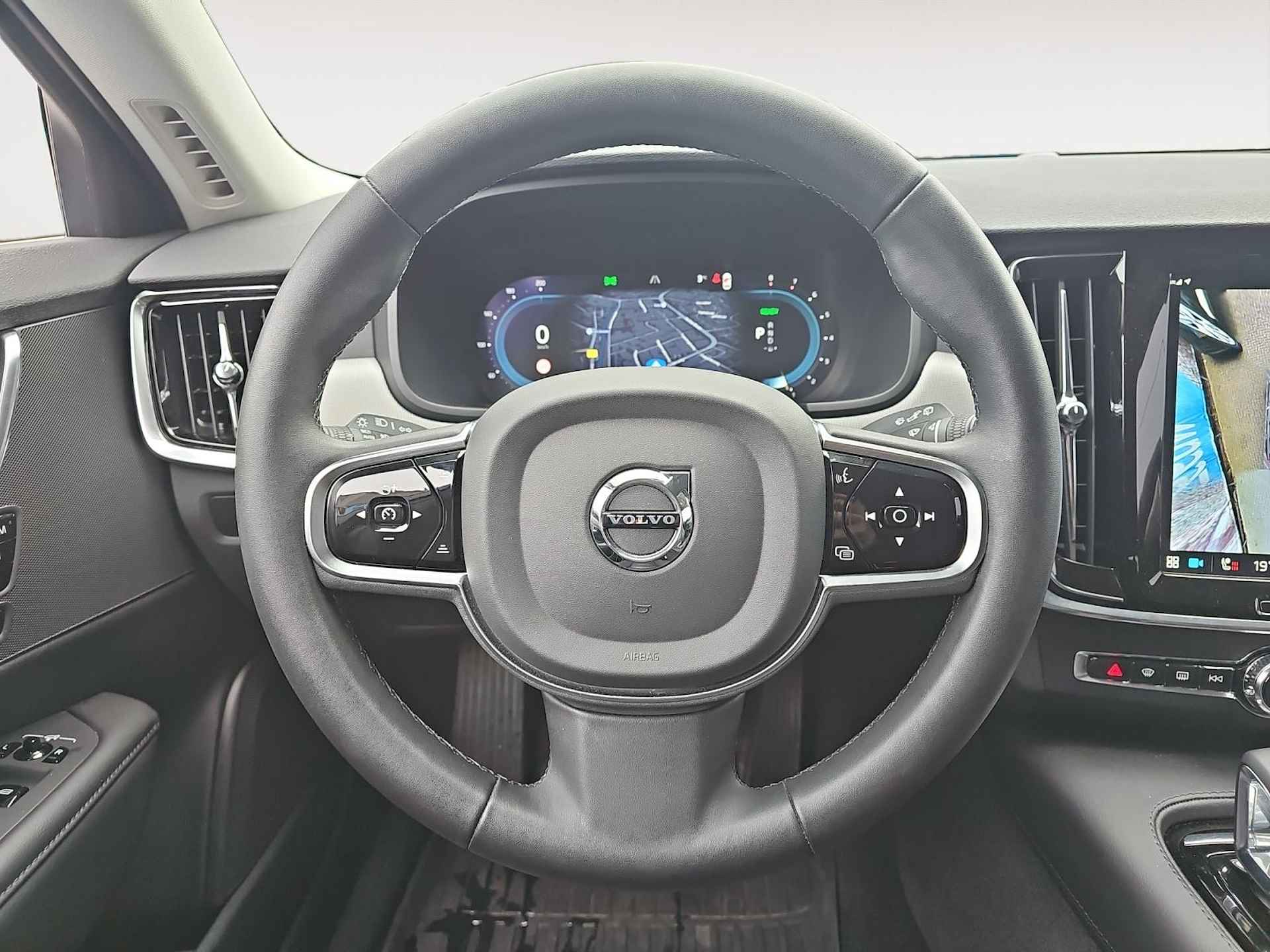 Volvo V90 2.0 T6 Plug-in hybrid AWD Plus Bright Volvo V90 2.0 T6 Recharge AWD Plus Bright | 360 graden camera | Stoel- en stuurverwarming | Elektrische voorstoelen met geheugenfunctie | Elektrische achterklep | Navigatie - 19/31