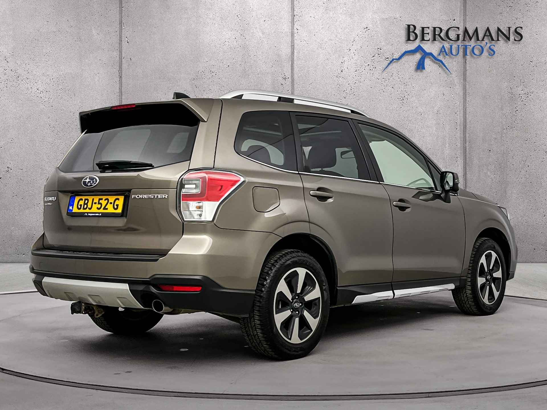 Subaru Forester 2.0 Premium // LEDER // TREKHAAK // - 2/31