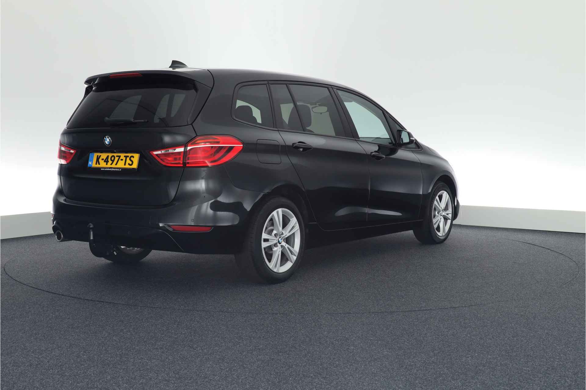 BMW 2 Serie Gran Tourer 218i 140pk Automaat 7Pers. Executive Trekhaak Camera Stoelverwarming Navigatie - 4/40