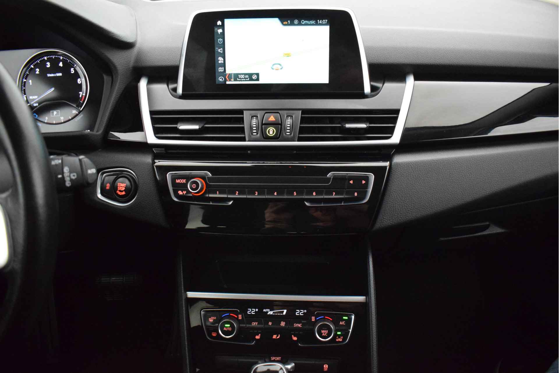 BMW 2 Serie Gran Tourer 218i 140pk Automaat 7Pers. Executive Trekhaak Camera Stoelverwarming Navigatie - 10/40