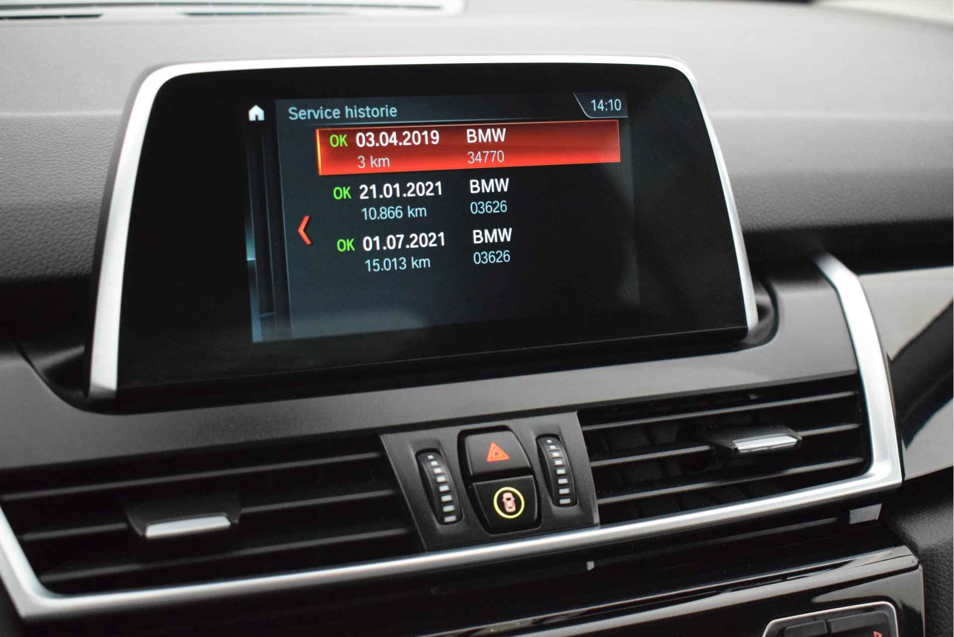 BMW 2 Serie Gran Tourer 218i 140pk Automaat 7Pers. Executive Trekhaak Camera Stoelverwarming Navigatie - 22/40