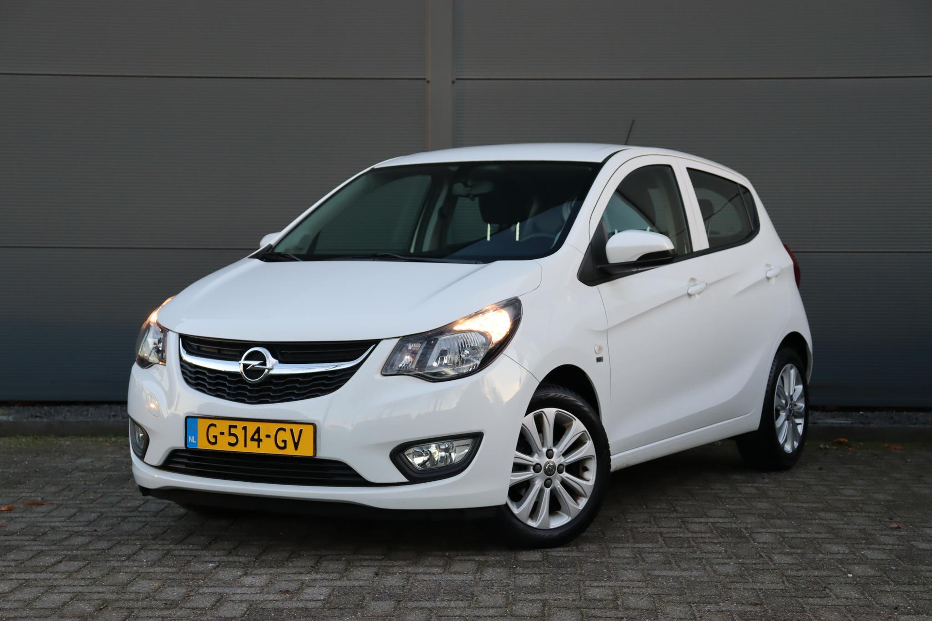 Opel KARL 1.0 ecoFLEX 120 Jaar Edition / Parkeersensoren / Bluetooth / Lichtmetalen velgen