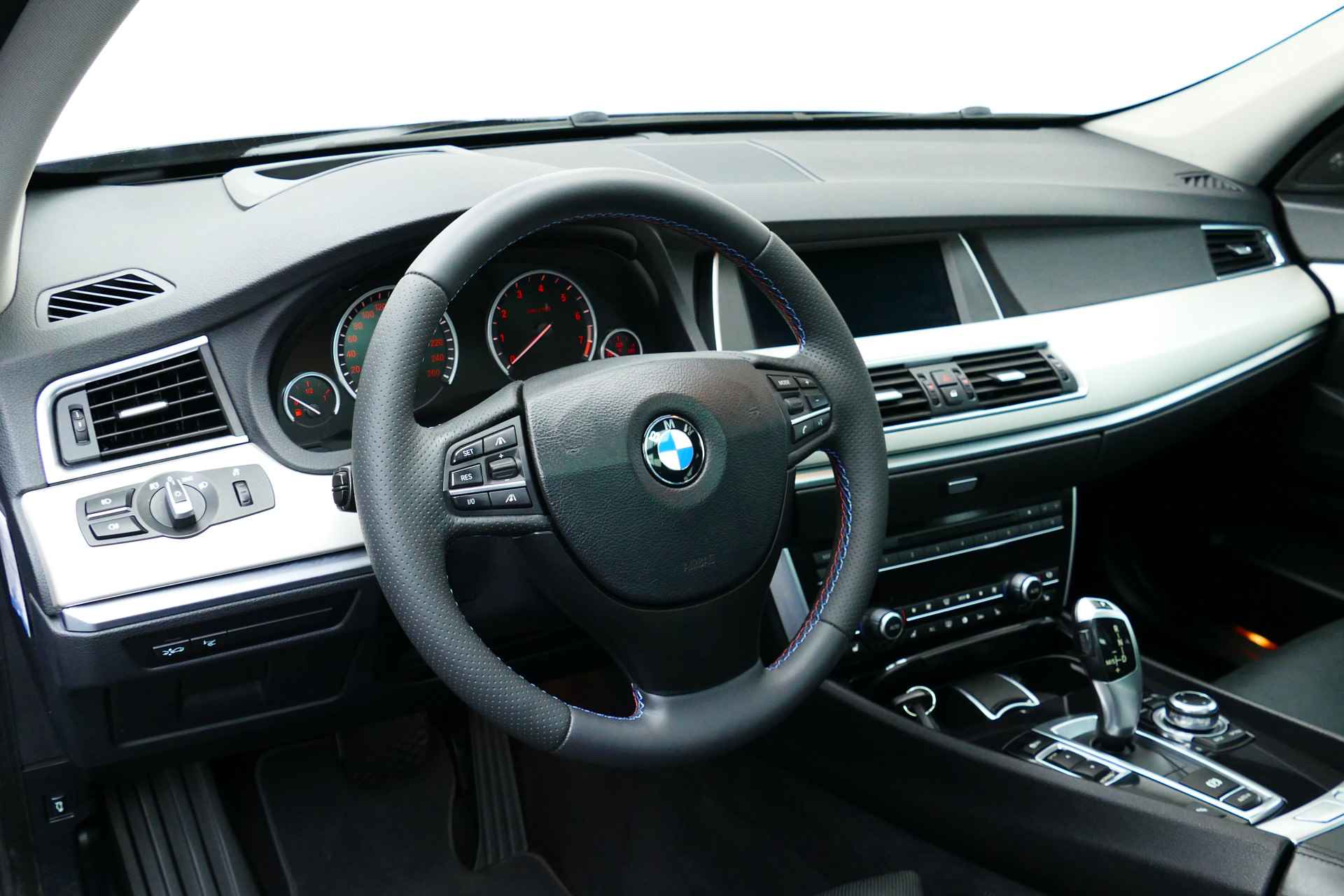 BMW 5 Serie Gran Turismo 535i 306PK High Executive. Panodak, Leer, Camera, Stoelverw, 18"LMV, Xenon - 14/41