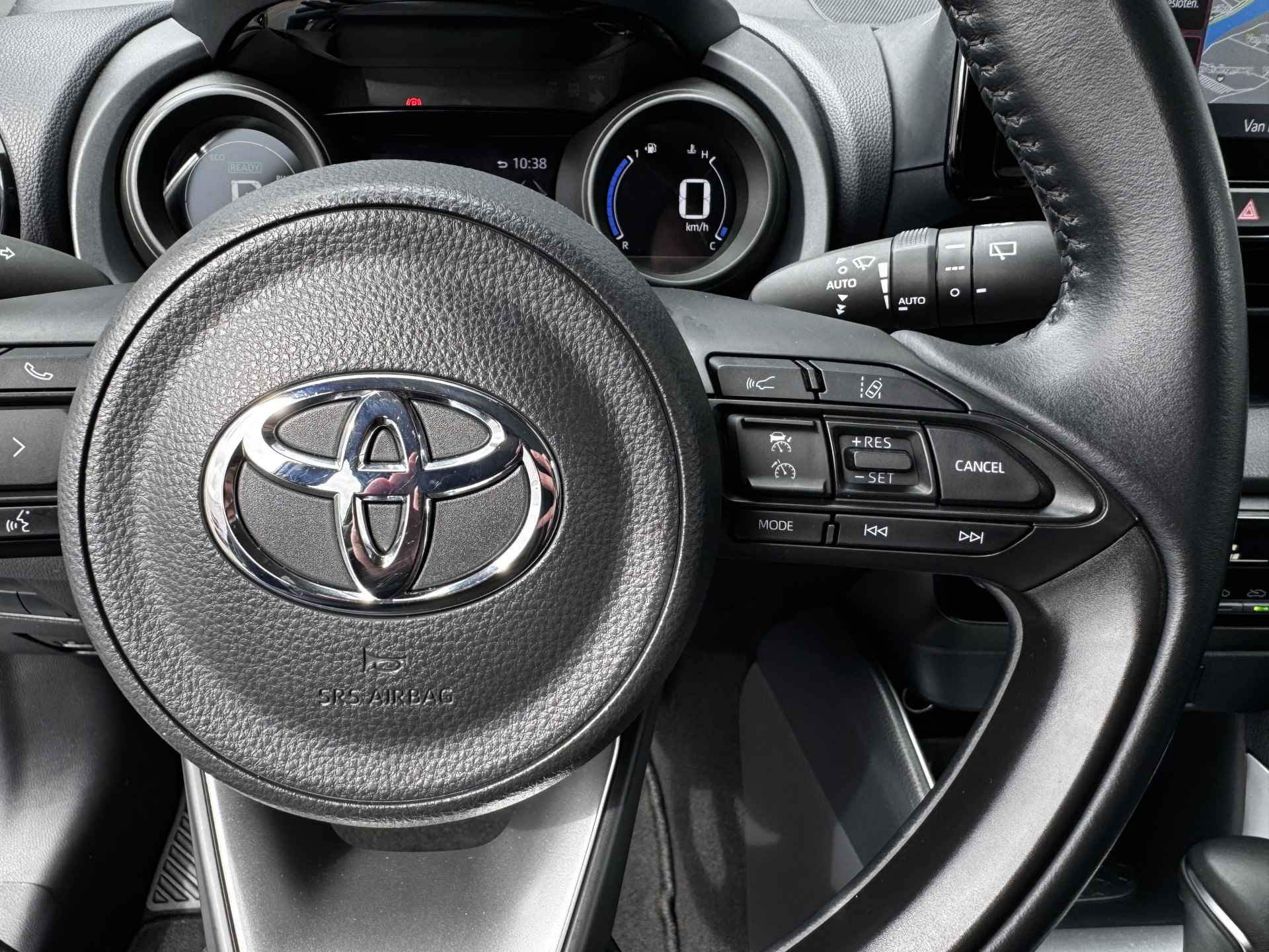 Toyota Yaris 1.5 Hybrid Dynamic | Navi | Prijs Rijklaar!! - 10/38