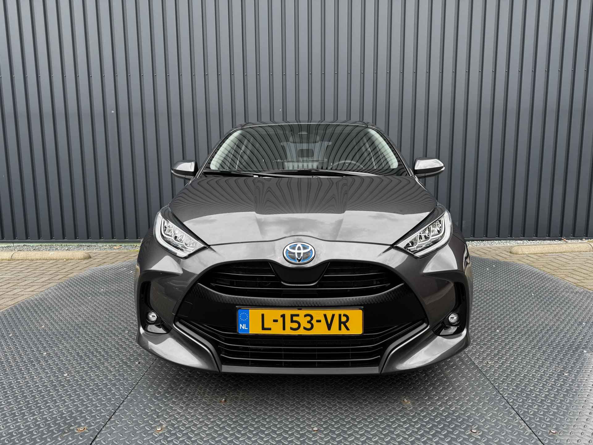 Toyota Yaris 1.5 Hybrid Dynamic | Navi | Prijs Rijklaar!! - 28/38