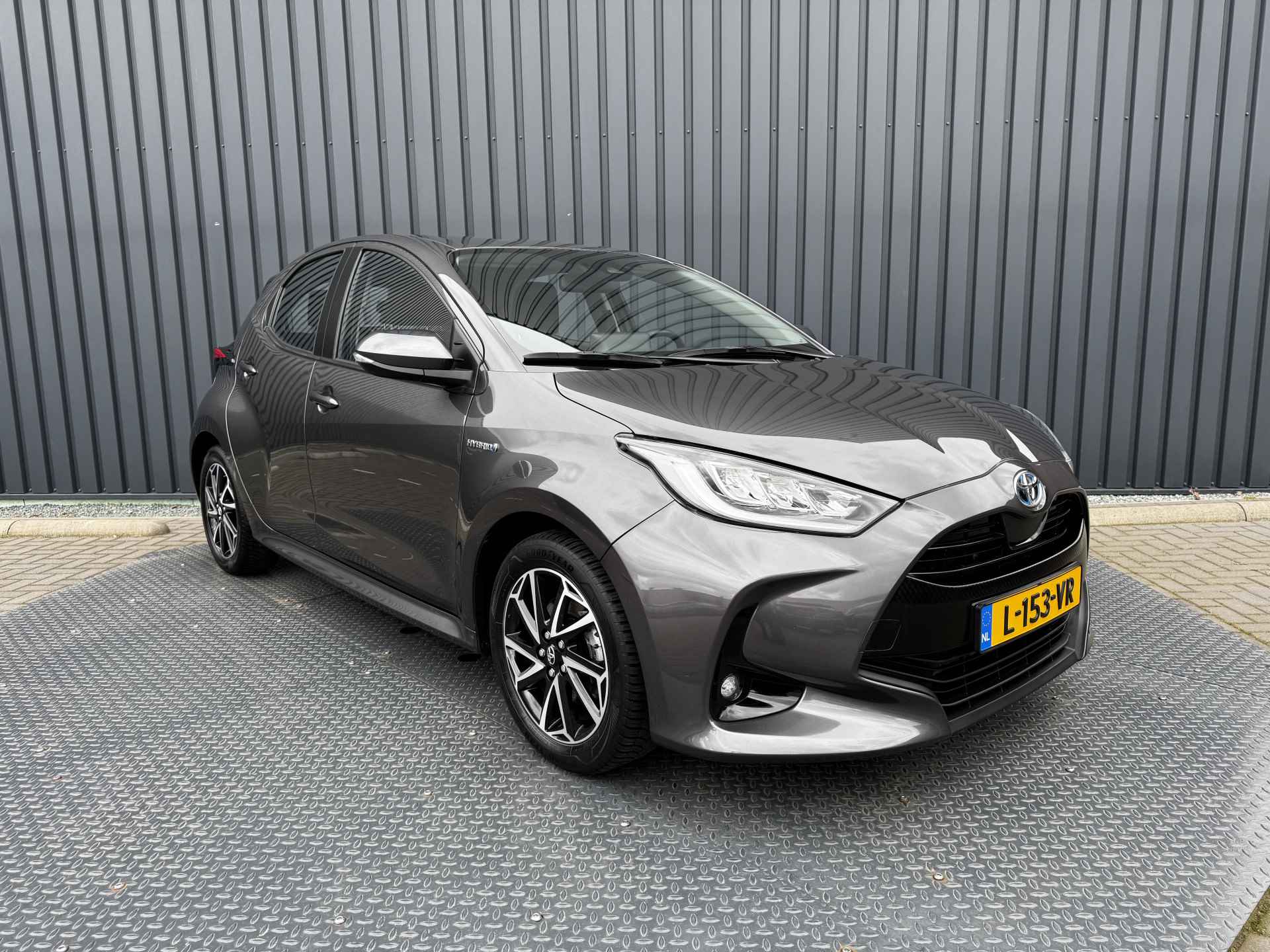 Toyota Yaris 1.5 Hybrid Dynamic | Navi | Prijs Rijklaar!! - 31/38