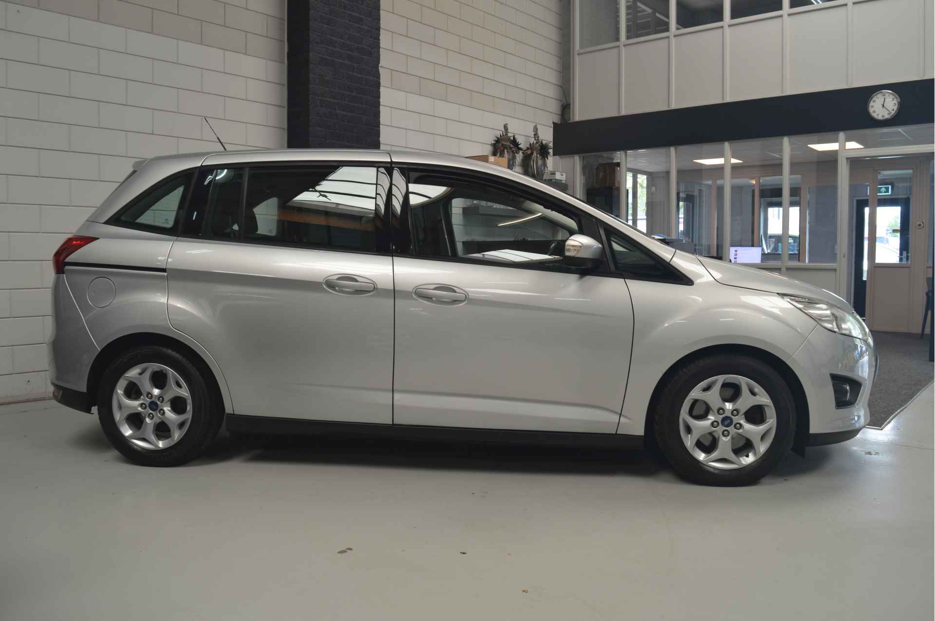 Ford Grand C-Max 1.0 Lease Trend // AIIRCO // NAVI // CRUISE // N.A.P. // /// ZATERDAG 7-9 vanaf 15:00 GESLOTEN /// - 4/25