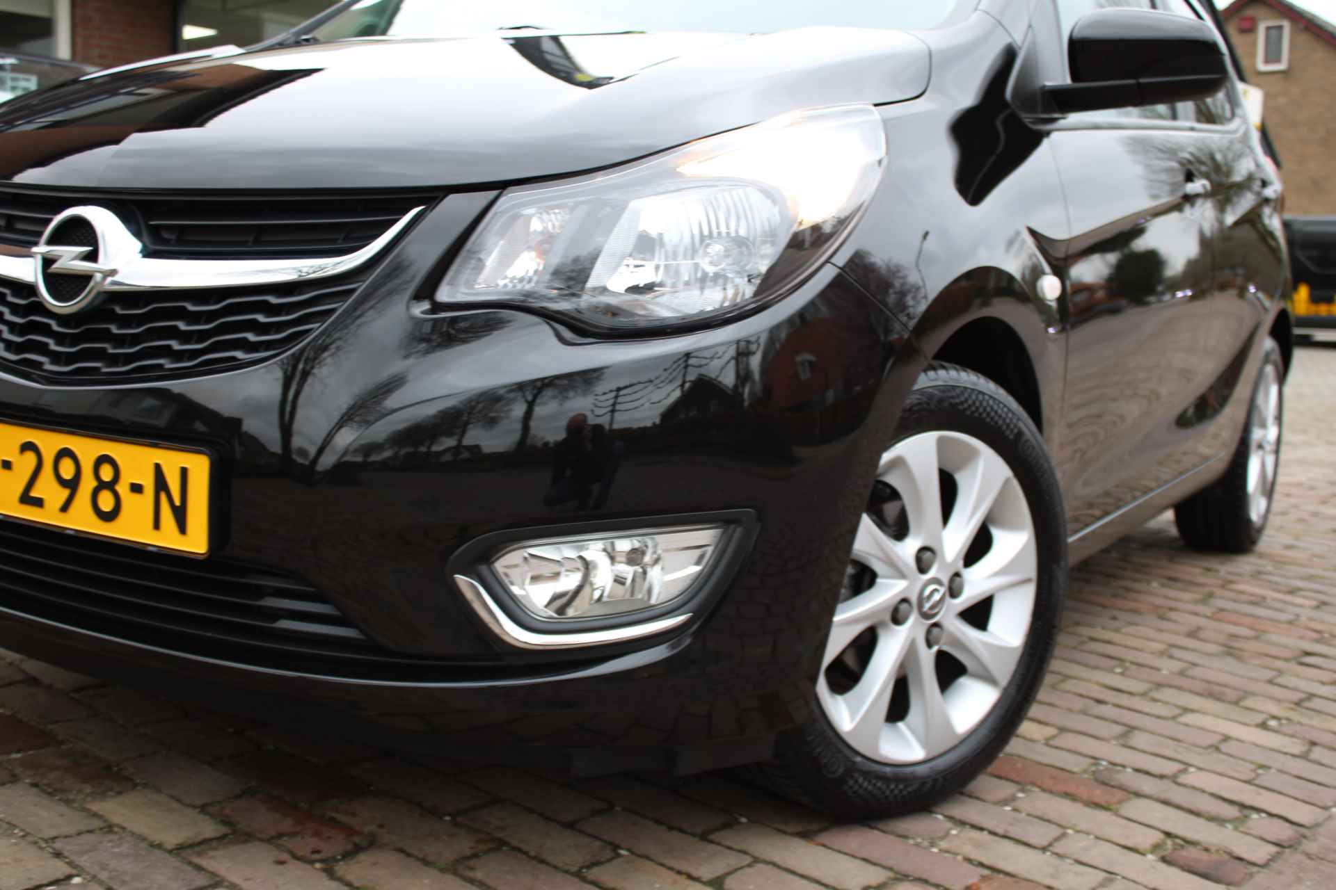 Opel Karl 1.0 75PK Innovation + 15"/ Clima/ Leder/ IntelliLink/ Carplay/ NL auto - 2/43