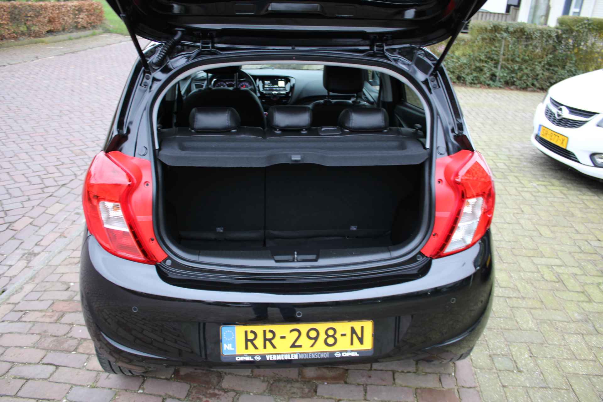 Opel Karl 1.0 75PK Innovation + 15"/ Clima/ Leder/ IntelliLink/ Carplay/ NL auto - 11/43
