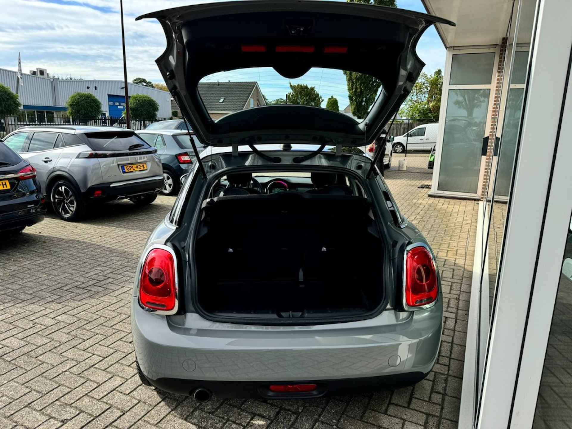 MINI Cooper 1.5 COOPER BUSINESS- ALL IN PRIJS - 8/30