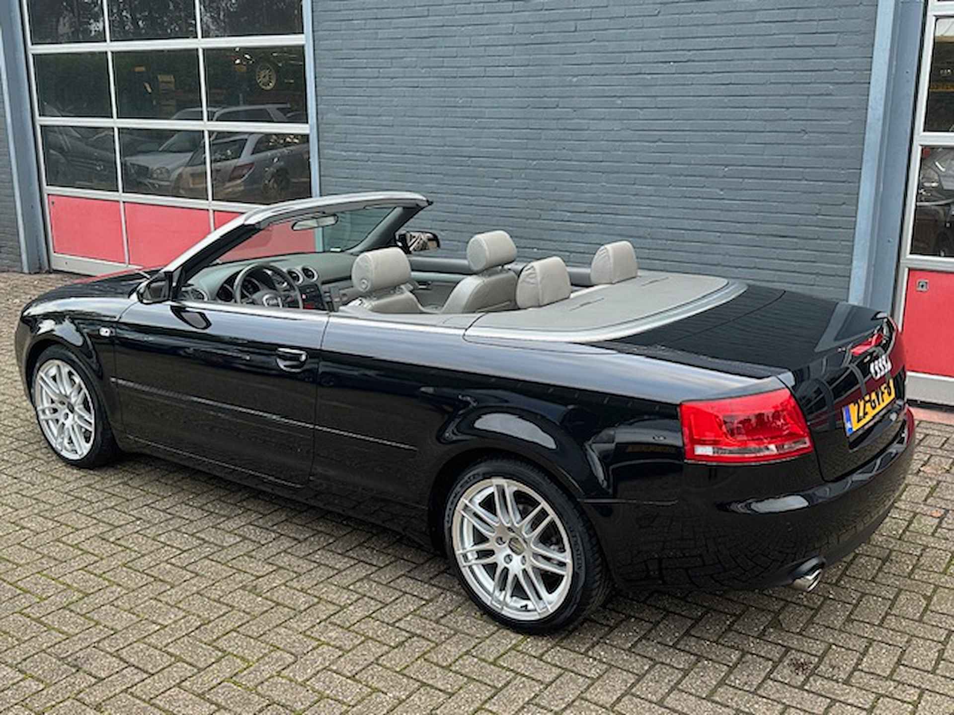 Audi A4 Cabriolet 1.8 Turbo Advance - 4/38